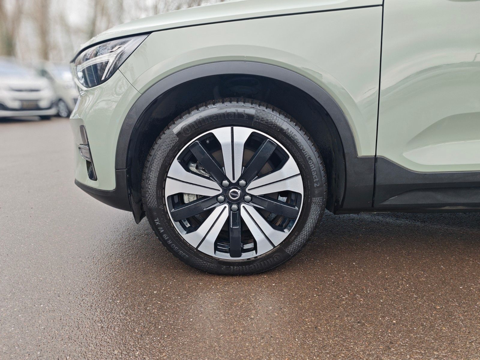 Fahrzeugabbildung Volvo C40 CORE RECHARGE*SAGE GREEN*LED*AVAS*PANO*TOP