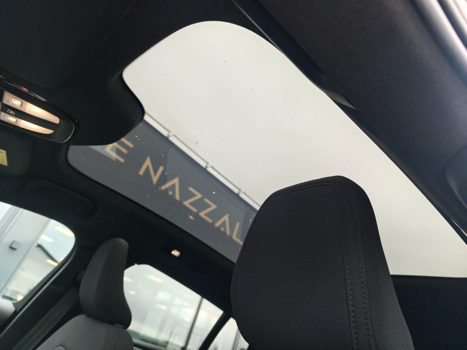 Fahrzeugabbildung Volvo C40 CORE RECHARGE*SAGE GREEN*LED*AVAS*PANO*TOP