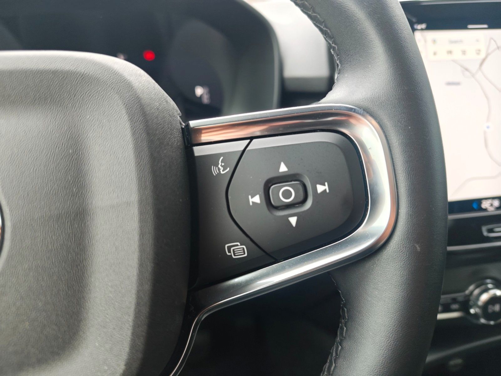 Fahrzeugabbildung Volvo C40 CORE RECHARGE*SAGE GREEN*LED*AVAS*PANO*TOP