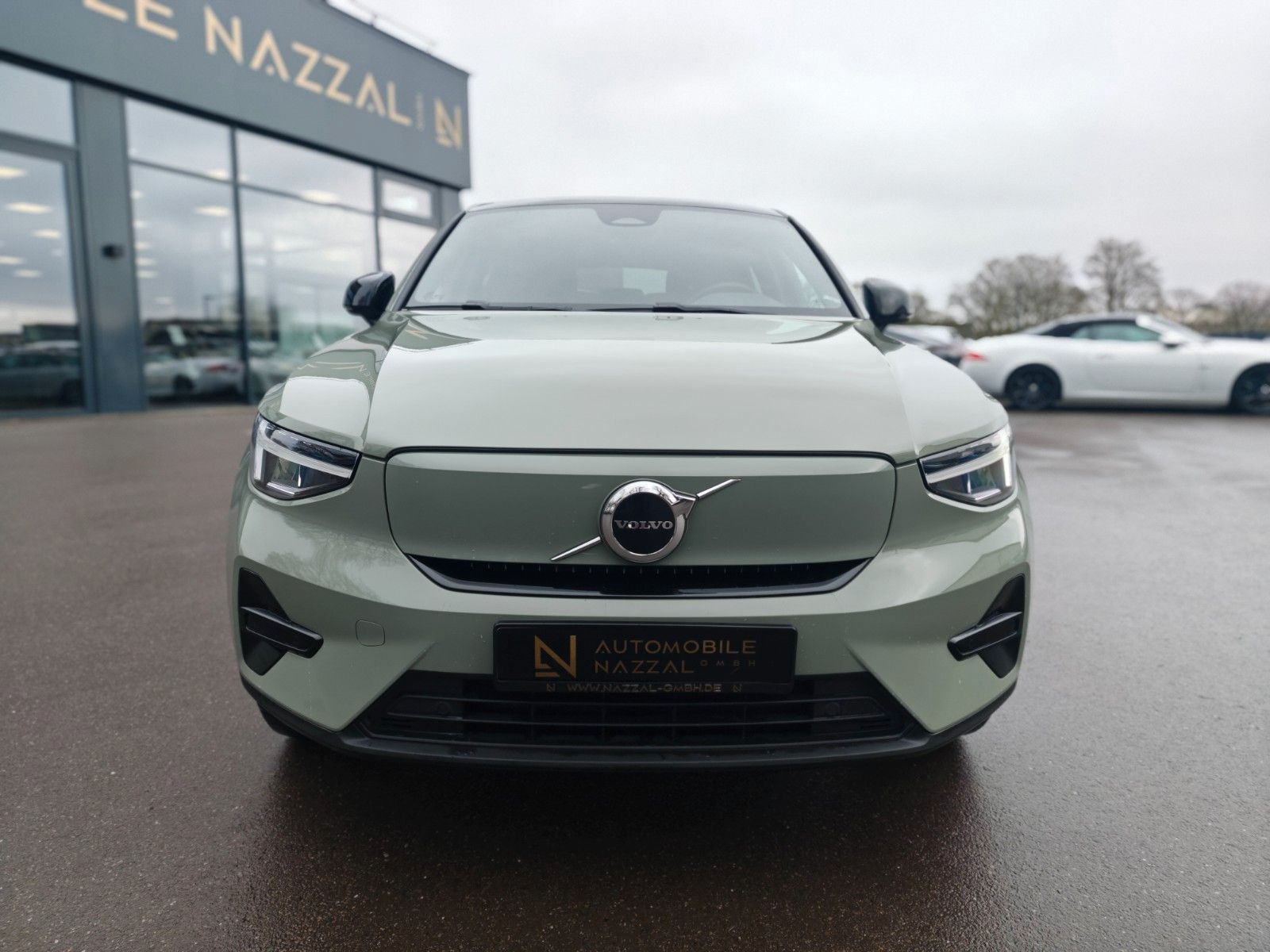 Fahrzeugabbildung Volvo C40 CORE RECHARGE*SAGE GREEN*LED*AVAS*PANO*TOP