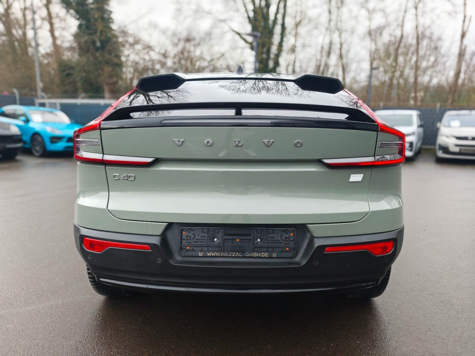 Fahrzeugabbildung Volvo C40 CORE RECHARGE*SAGE GREEN*LED*AVAS*PANO*TOP