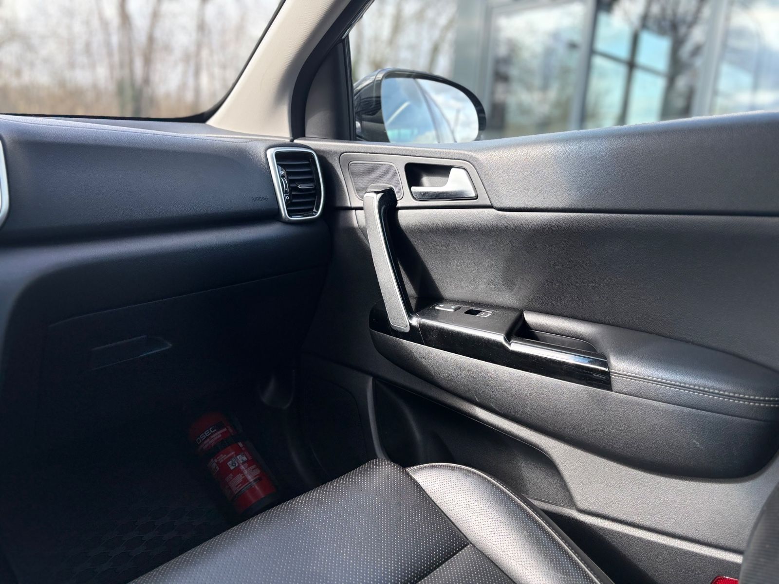 Fahrzeugabbildung Kia SPORTAGE*AUT*LEDER*WINTERPAKET*2.HD*KAMERA*TOP