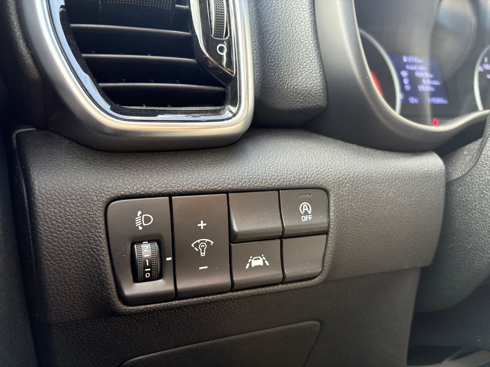 Fahrzeugabbildung Kia SPORTAGE*AUT*LEDER*WINTERPAKET*2.HD*KAMERA*TOP