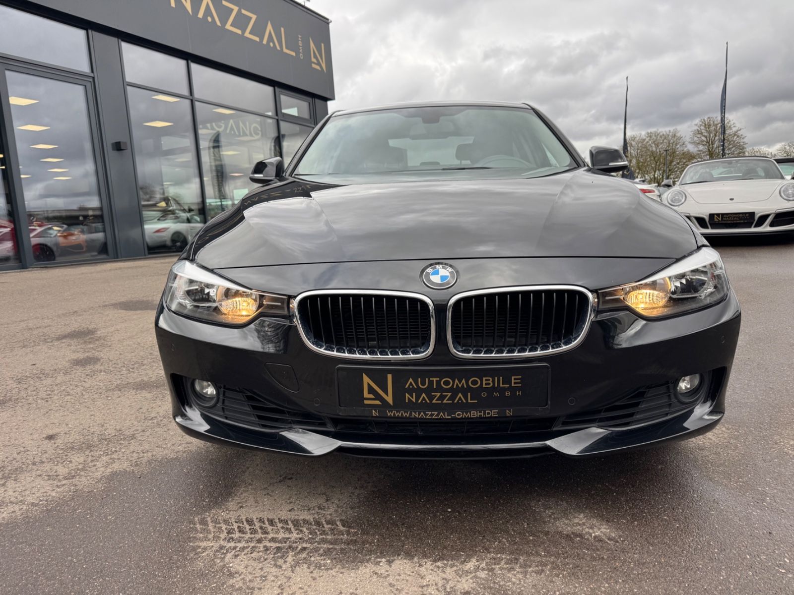 Fahrzeugabbildung BMW 320i LIM *1.HAND*NAVI*KAMERA*PDC*TOP*