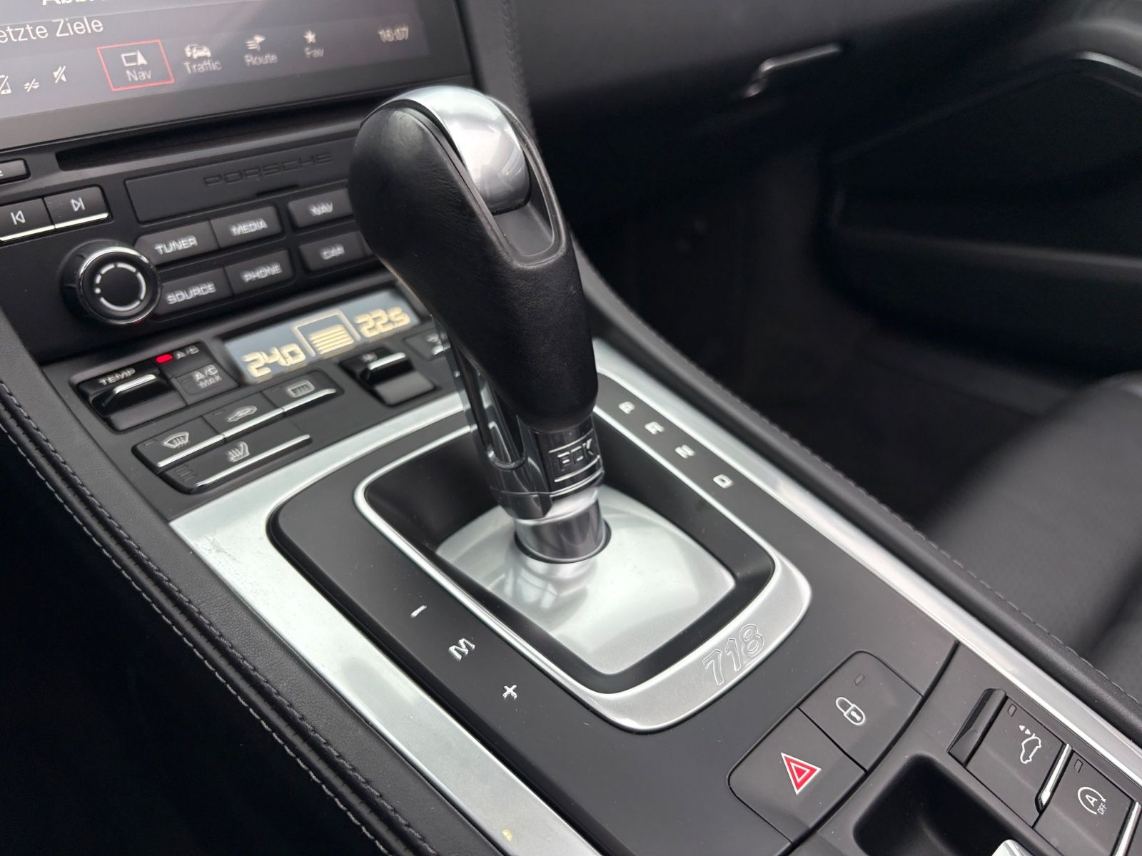 Fahrzeugabbildung Porsche BOXSTER S 718*AUT.*CHRONO*UNFALLFREI*20.ZOLL*