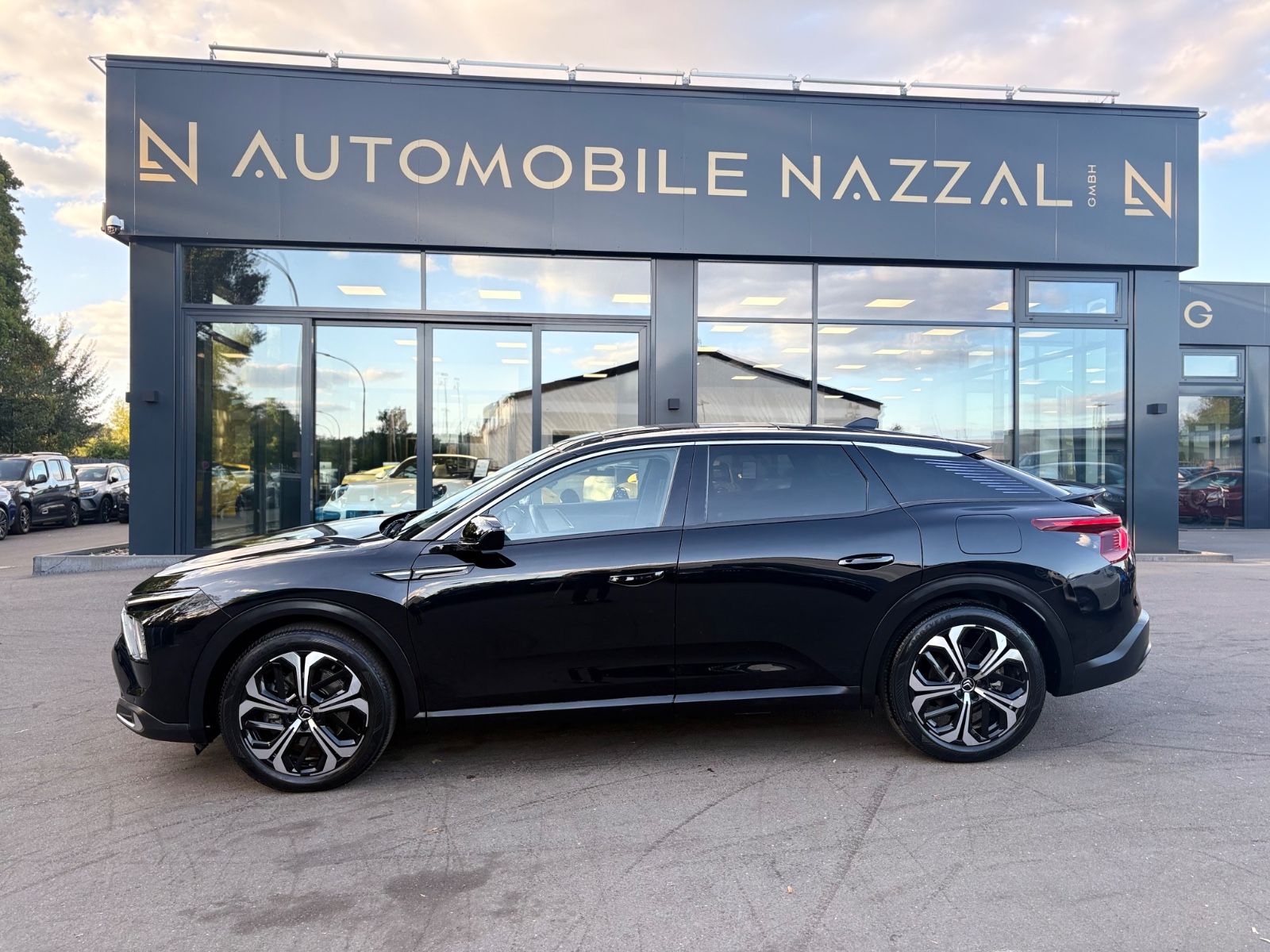 Fahrzeugabbildung Citroën C5 X SHINE PACK HYBRID *KAMERA*LEDER*NAVI*
