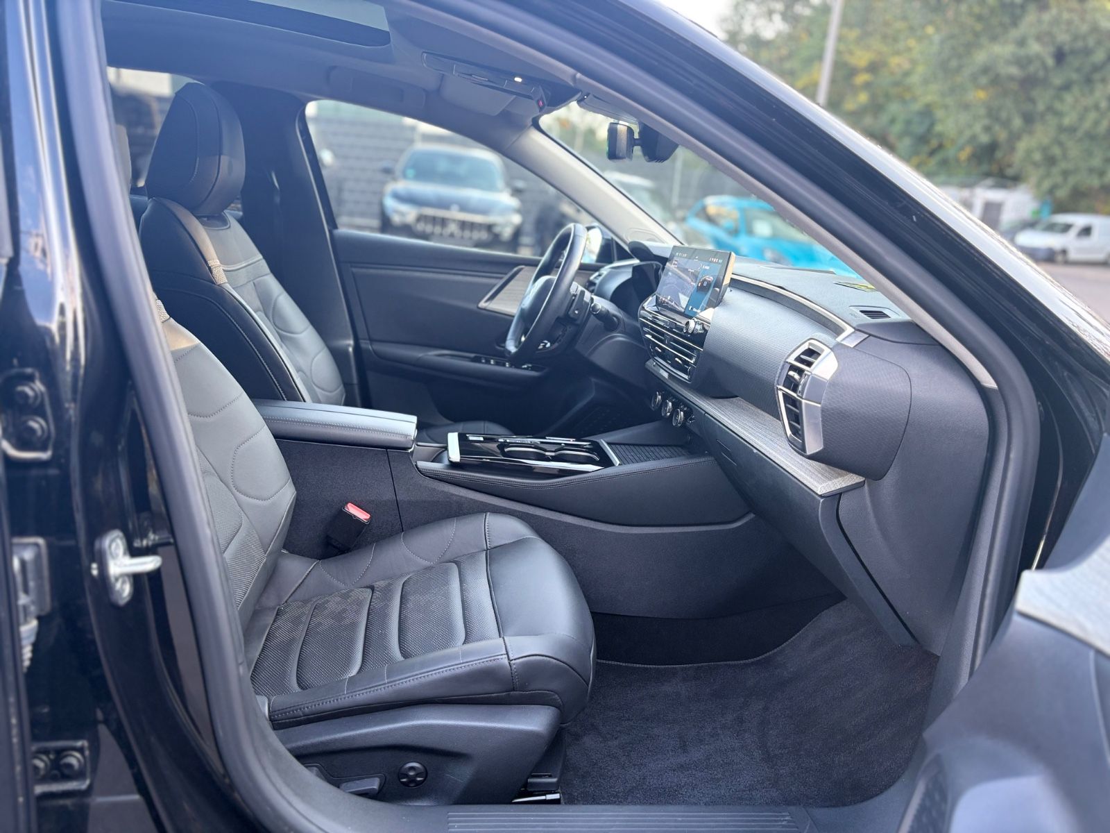 Fahrzeugabbildung Citroën C5 X SHINE PACK HYBRID *KAMERA*LEDER*NAVI*