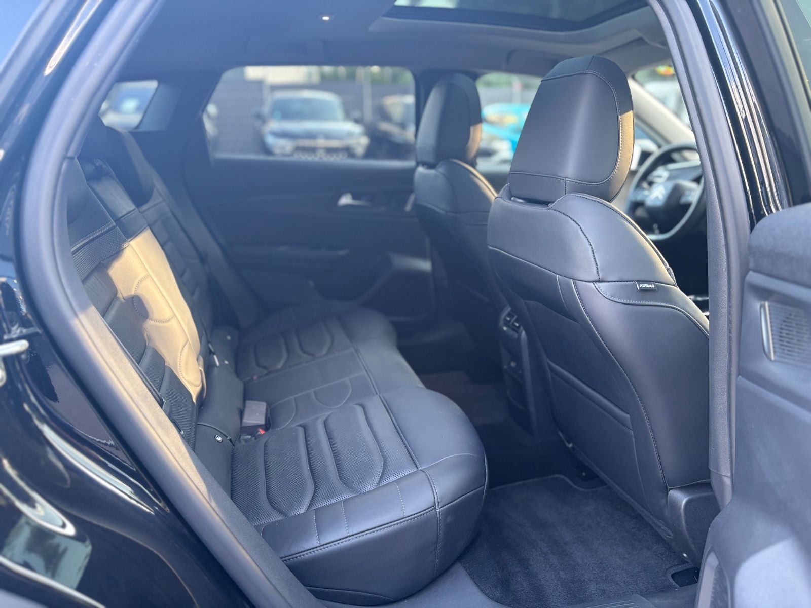 Fahrzeugabbildung Citroën C5 X SHINE PACK HYBRID *KAMERA*LEDER*NAVI*