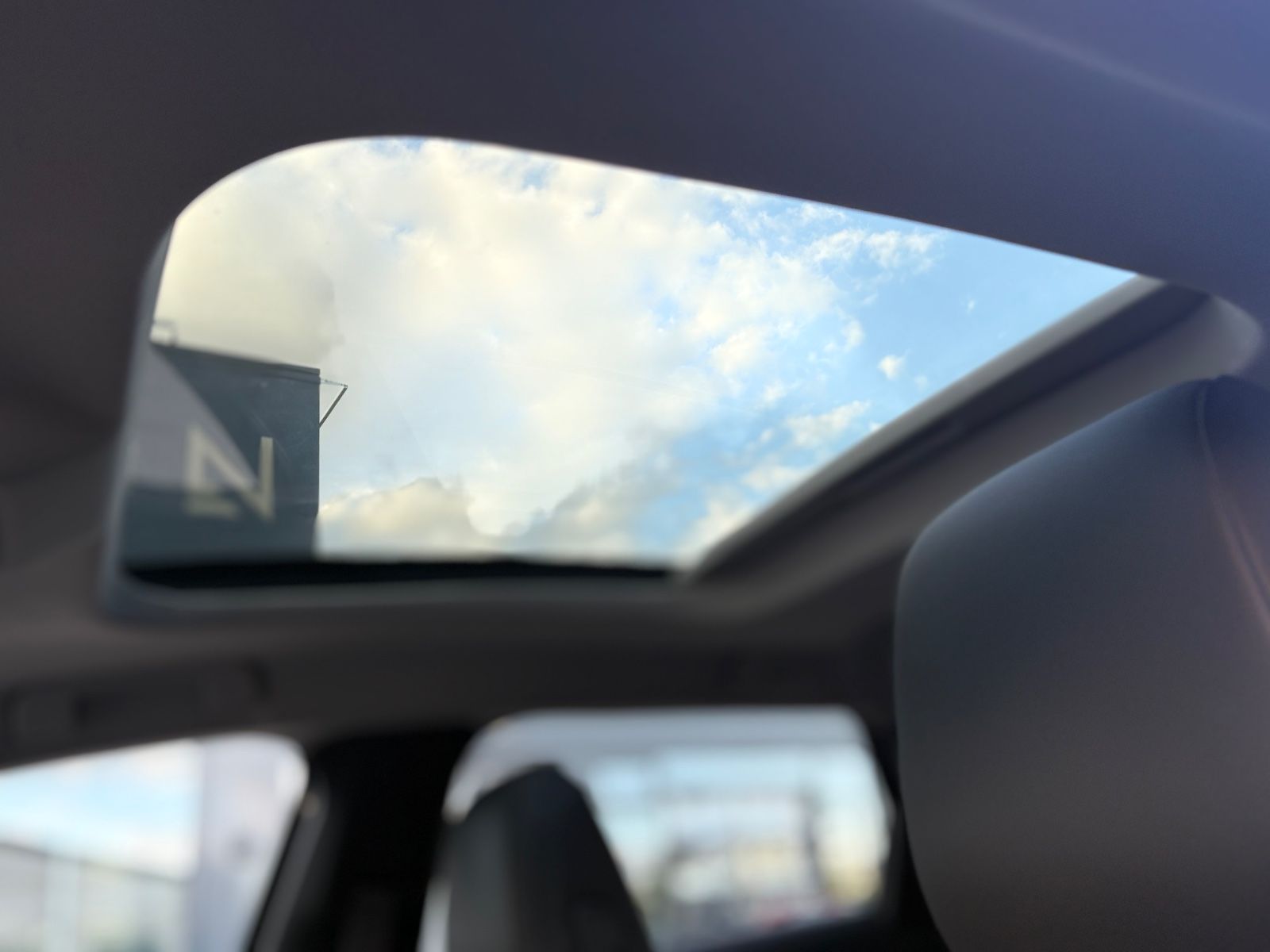 Fahrzeugabbildung Citroën C5 X SHINE PACK HYBRID *KAMERA*LEDER*NAVI*