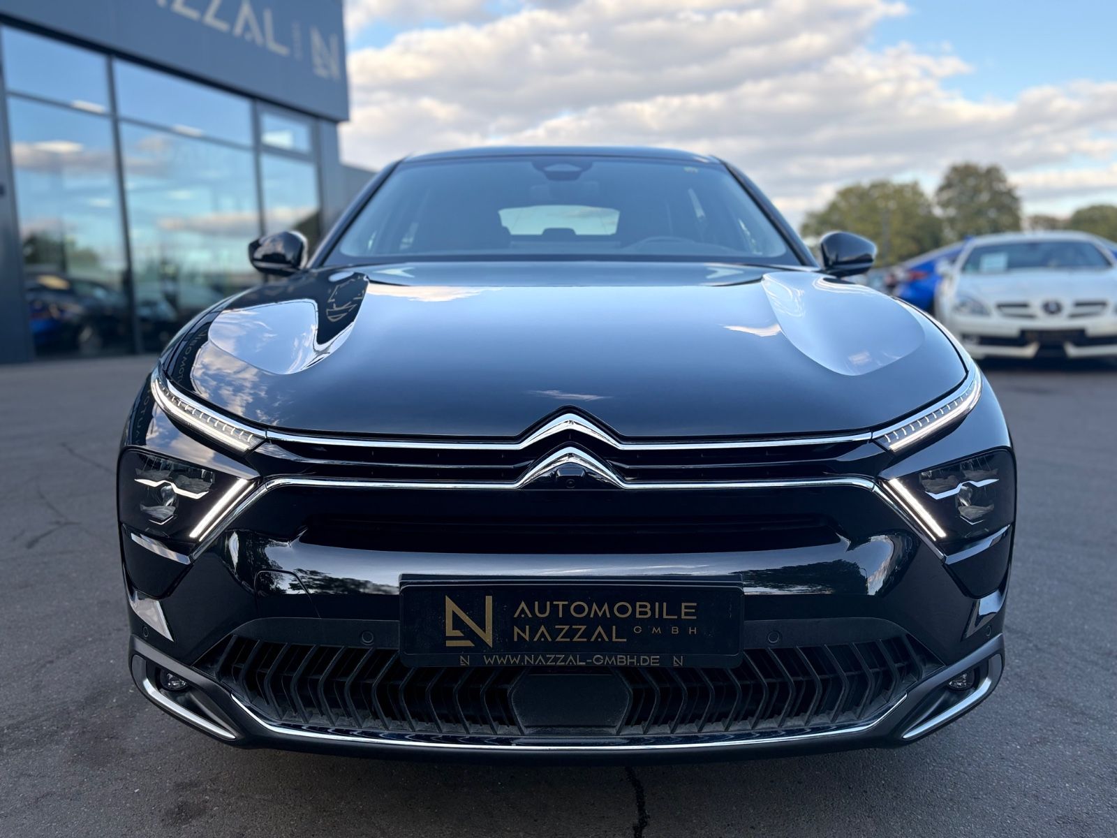 Fahrzeugabbildung Citroën C5 X SHINE PACK HYBRID *KAMERA*LEDER*NAVI*