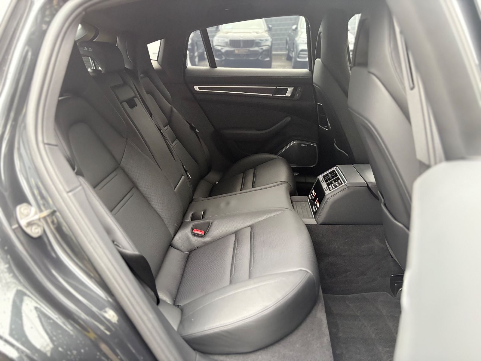 Fahrzeugabbildung Porsche PANAMERA 4 S E-HYBRID *FACEL.*HEAD*APPROVED11/26