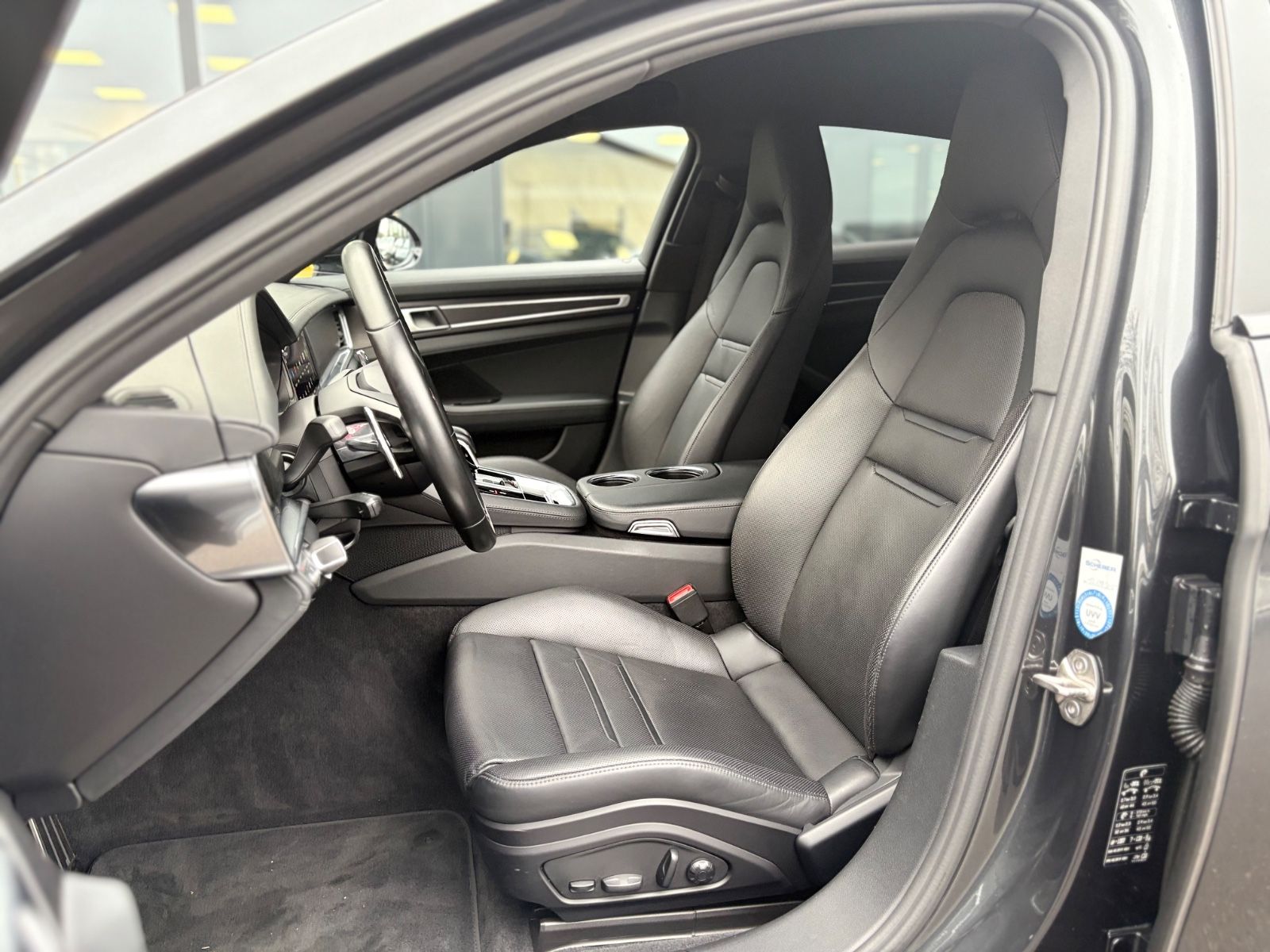 Fahrzeugabbildung Porsche PANAMERA 4 S E-HYBRID *FACEL.*HEAD*APPROVED11/26