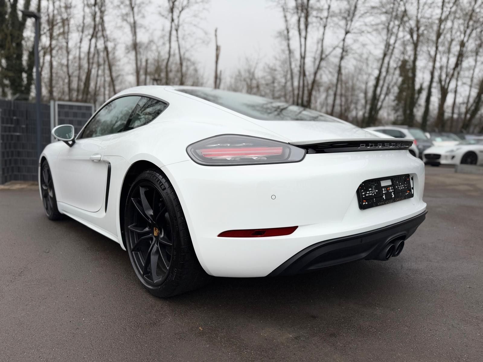 Fahrzeugabbildung Porsche CAYMAN 718*SCHALTER*BOSE*PASM*20.ZOLL*