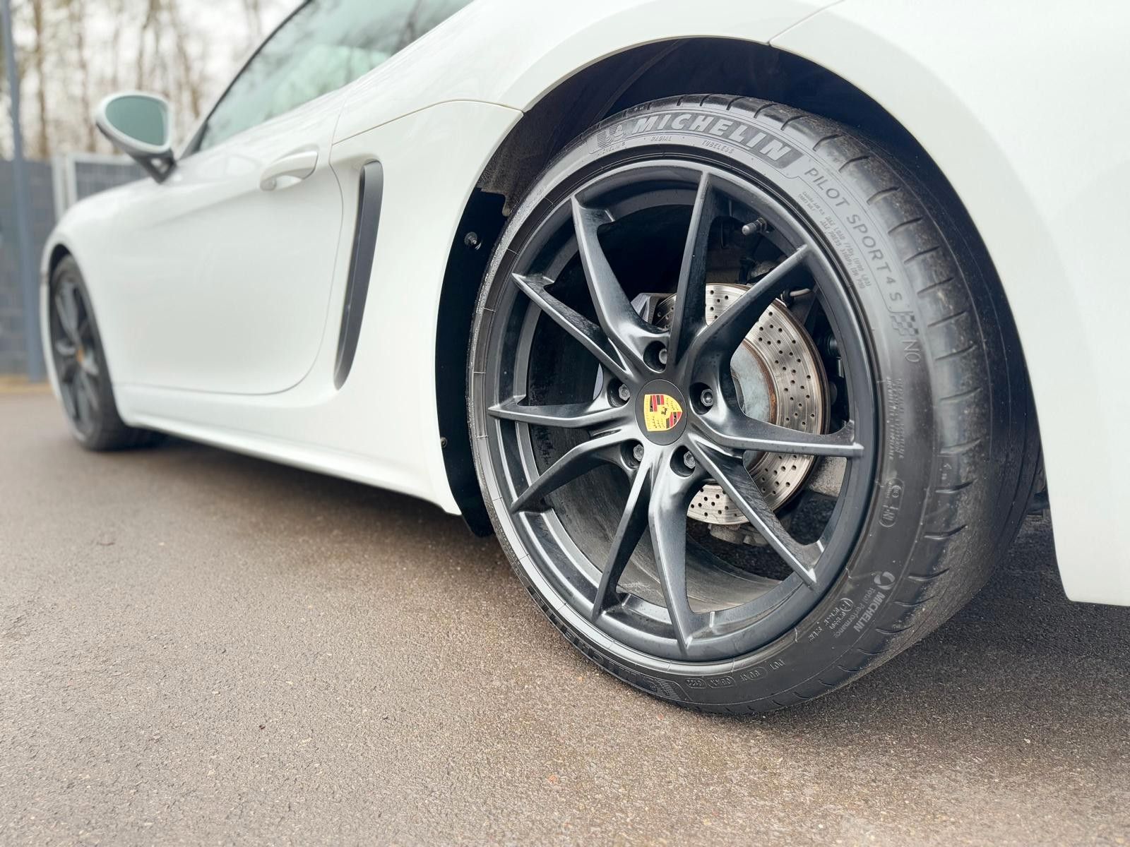 Fahrzeugabbildung Porsche CAYMAN 718*SCHALTER*BOSE*PASM*20.ZOLL*