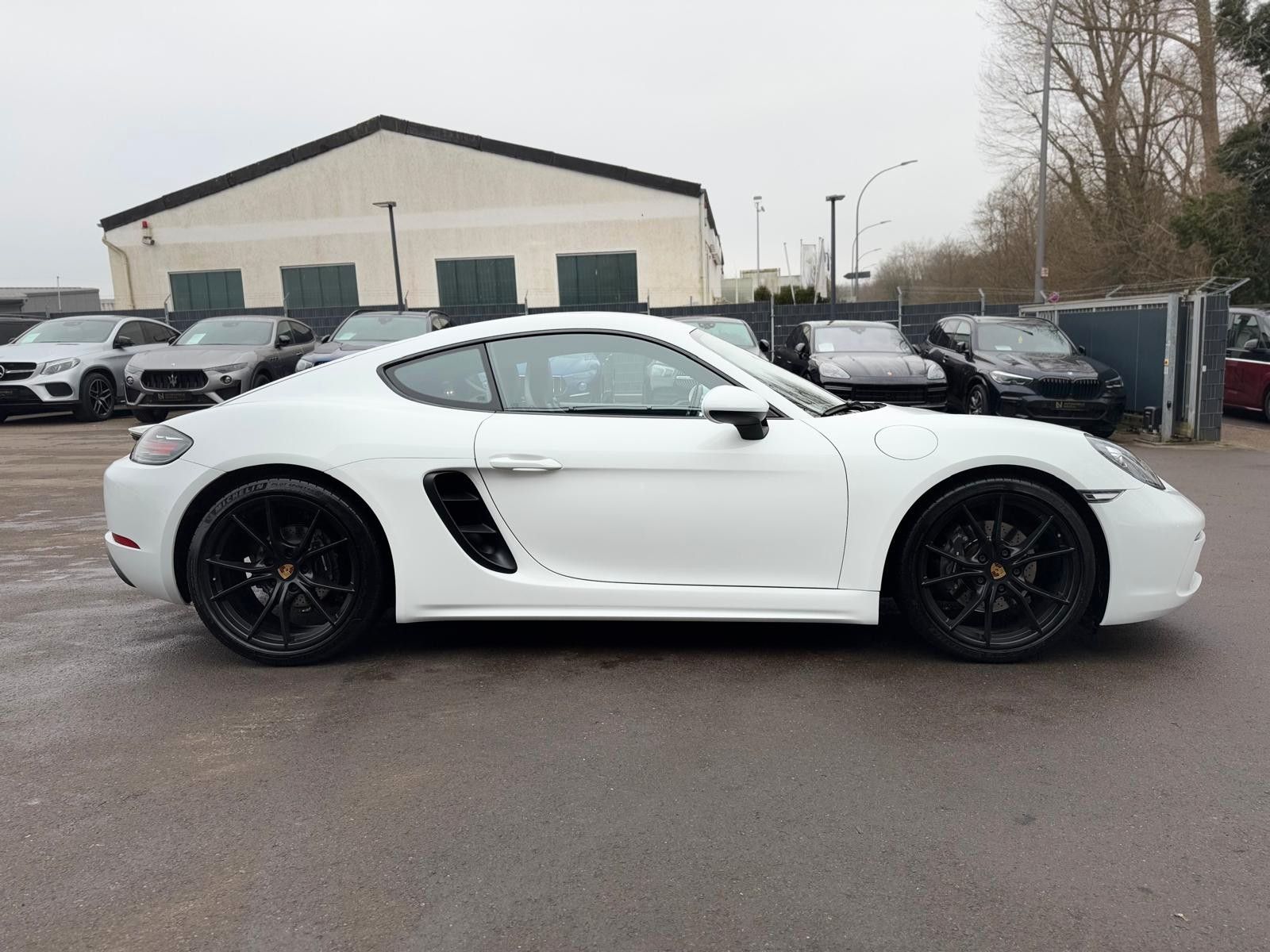 Fahrzeugabbildung Porsche CAYMAN 718*SCHALTER*BOSE*PASM*20.ZOLL*