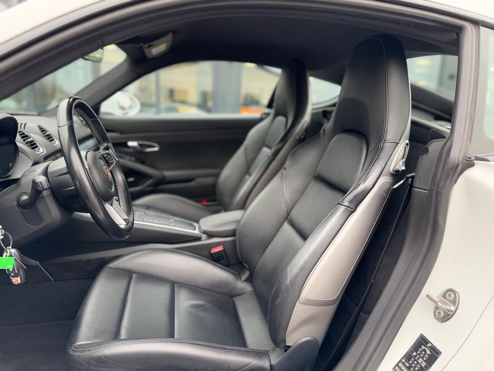 Fahrzeugabbildung Porsche CAYMAN 718*SCHALTER*BOSE*PASM*20.ZOLL*