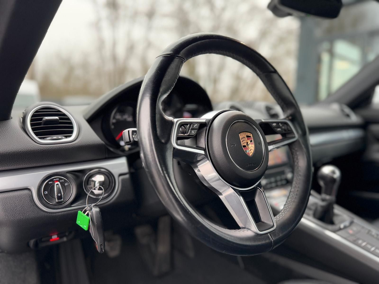 Fahrzeugabbildung Porsche CAYMAN 718*SCHALTER*BOSE*PASM*20.ZOLL*