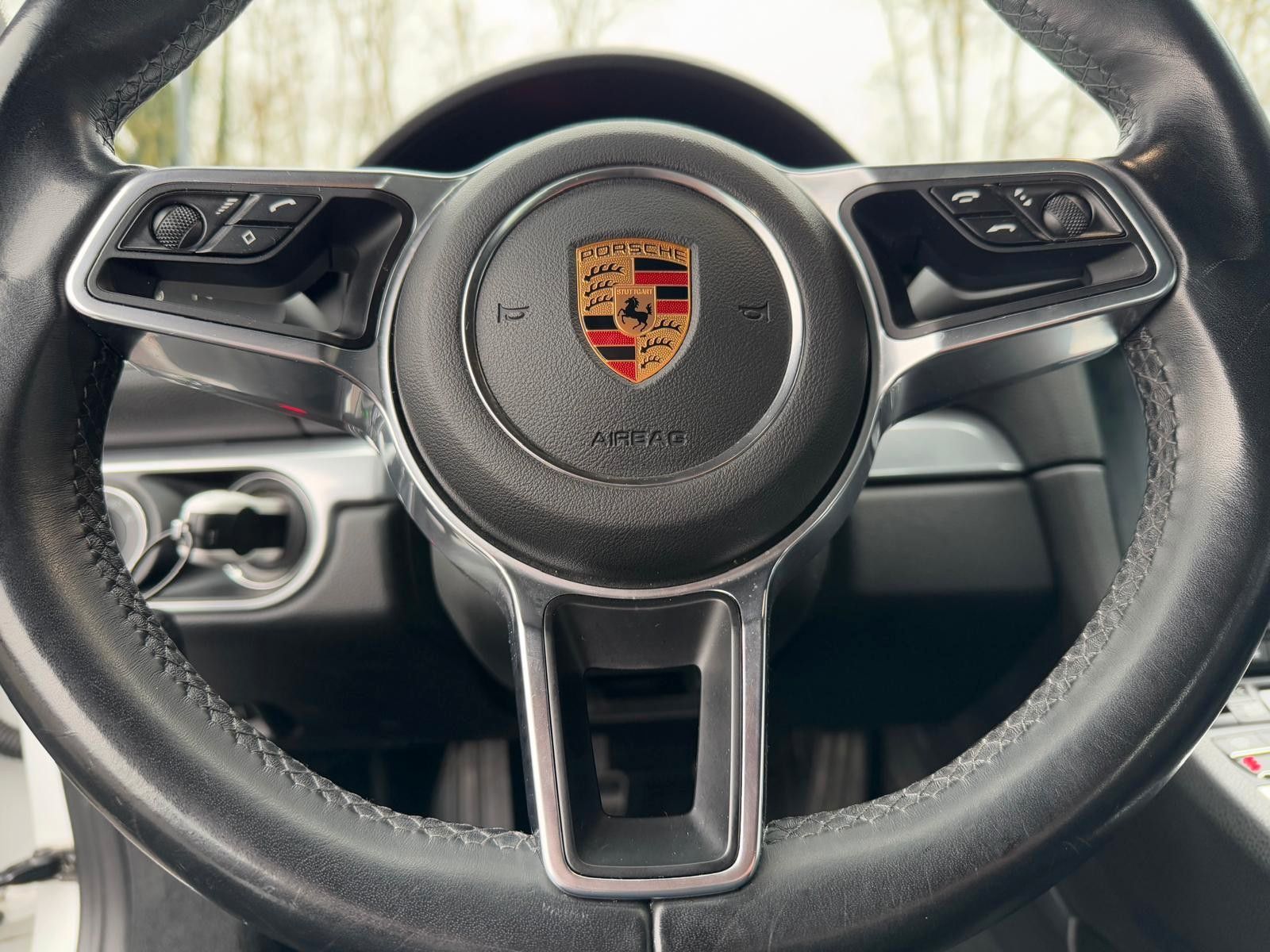 Fahrzeugabbildung Porsche CAYMAN 718*SCHALTER*BOSE*PASM*20.ZOLL*