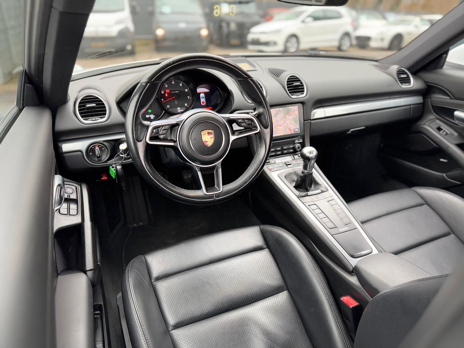 Fahrzeugabbildung Porsche CAYMAN 718*SCHALTER*BOSE*PASM*20.ZOLL*