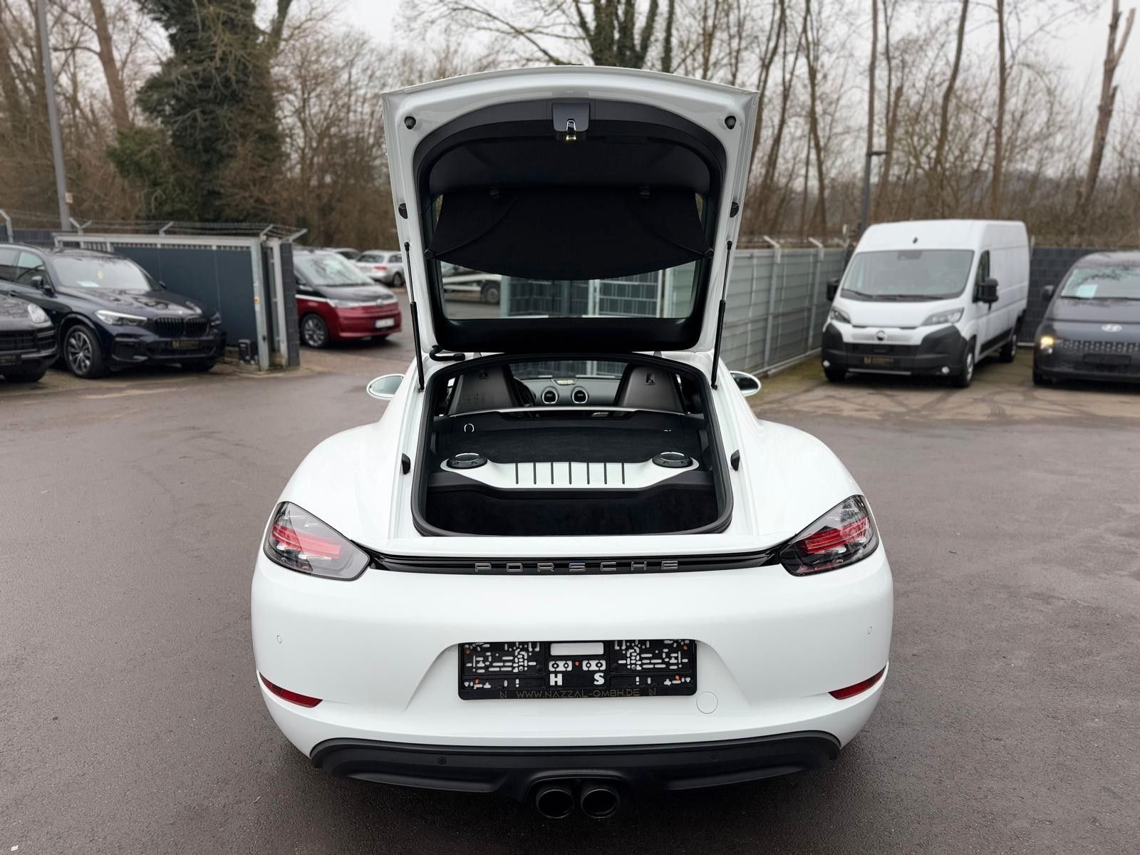 Fahrzeugabbildung Porsche CAYMAN 718*SCHALTER*BOSE*PASM*20.ZOLL*