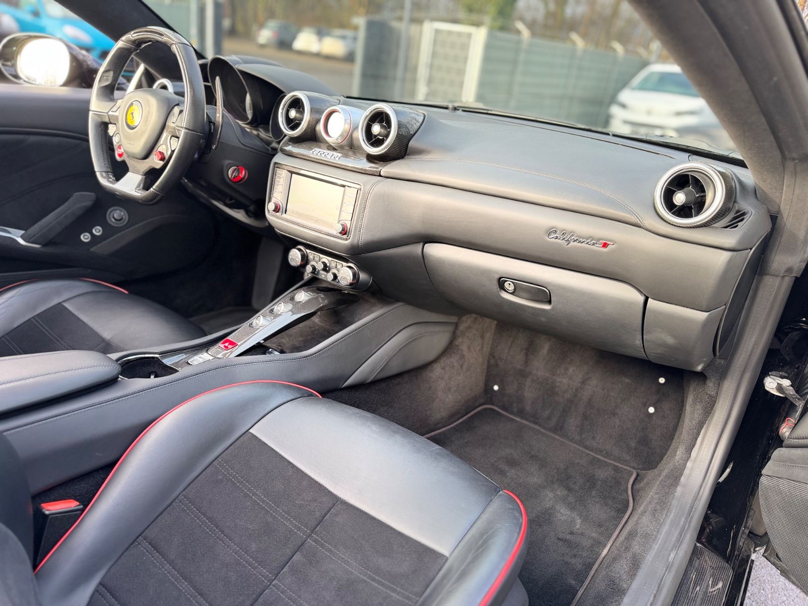 Fahrzeugabbildung Ferrari CALIFORNIA T V8*CARBON*POWER-GARANTIE*KERAMIK*