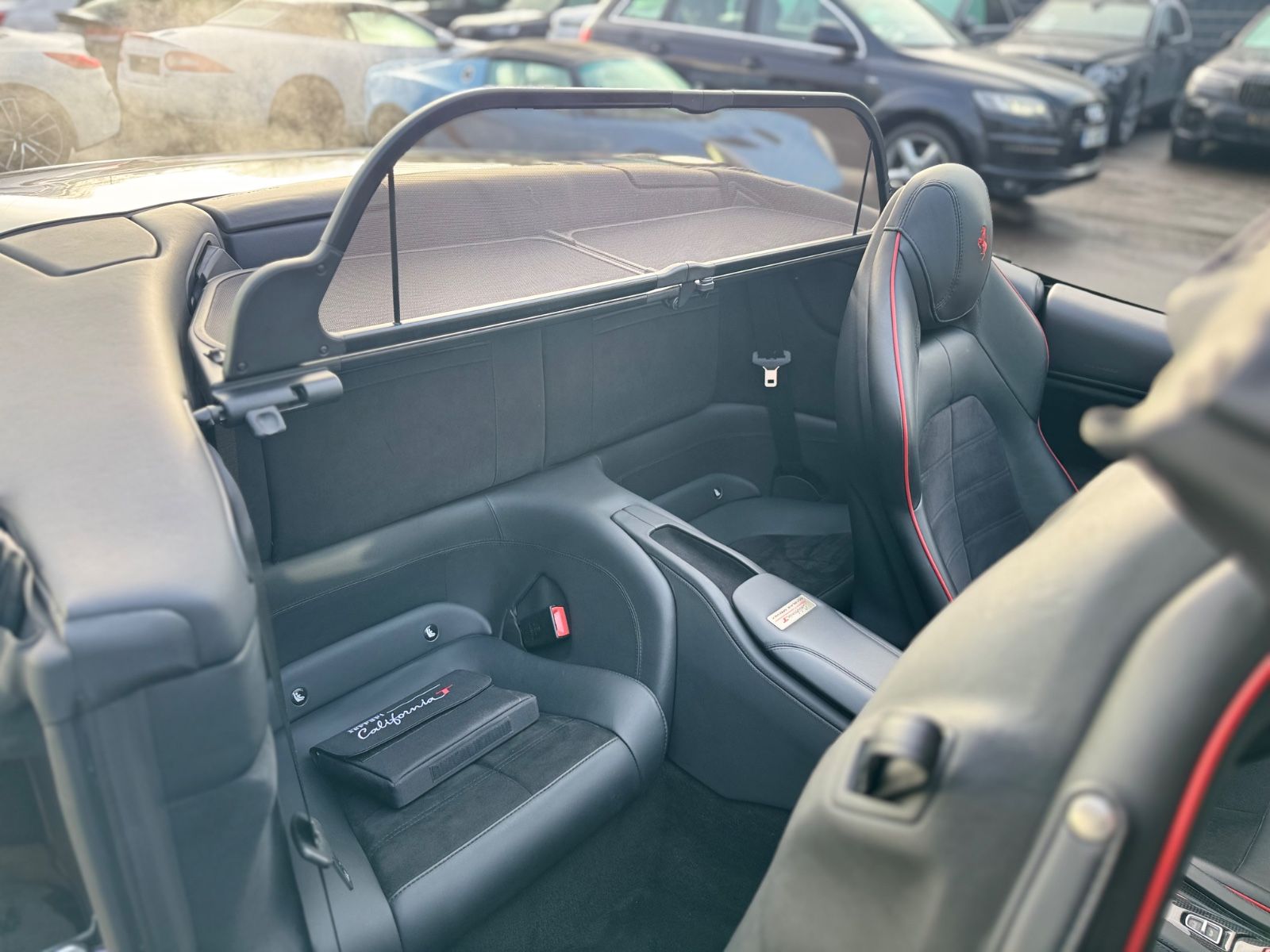 Fahrzeugabbildung Ferrari CALIFORNIA T V8*CARBON*POWER-GARANTIE*KERAMIK*