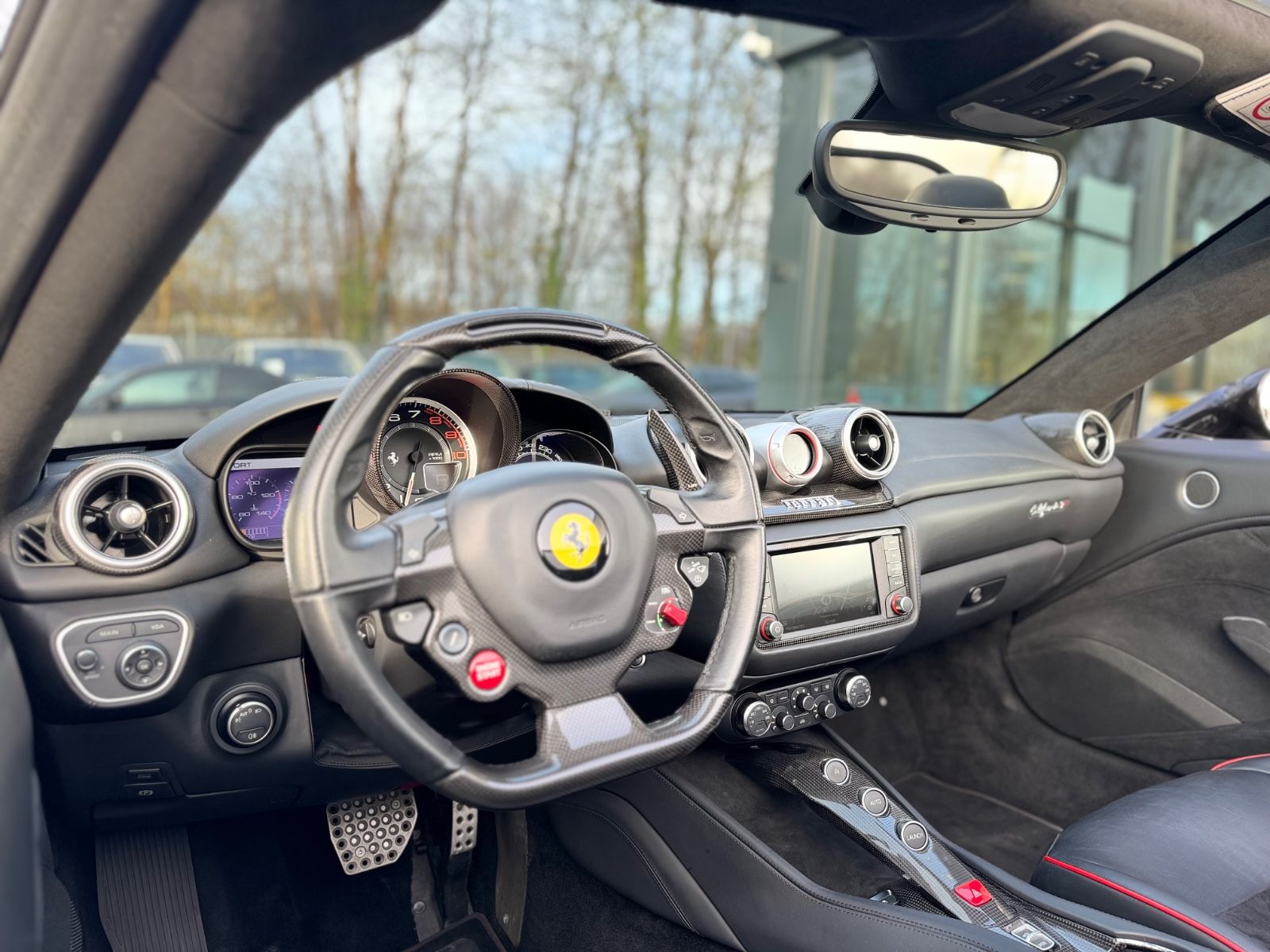 Fahrzeugabbildung Ferrari CALIFORNIA T V8*CARBON*POWER-GARANTIE*KERAMIK*