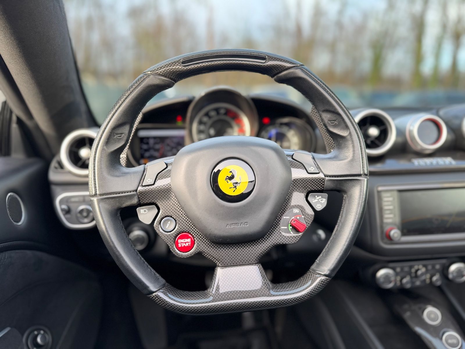 Fahrzeugabbildung Ferrari CALIFORNIA T V8*CARBON*POWER-GARANTIE*KERAMIK*