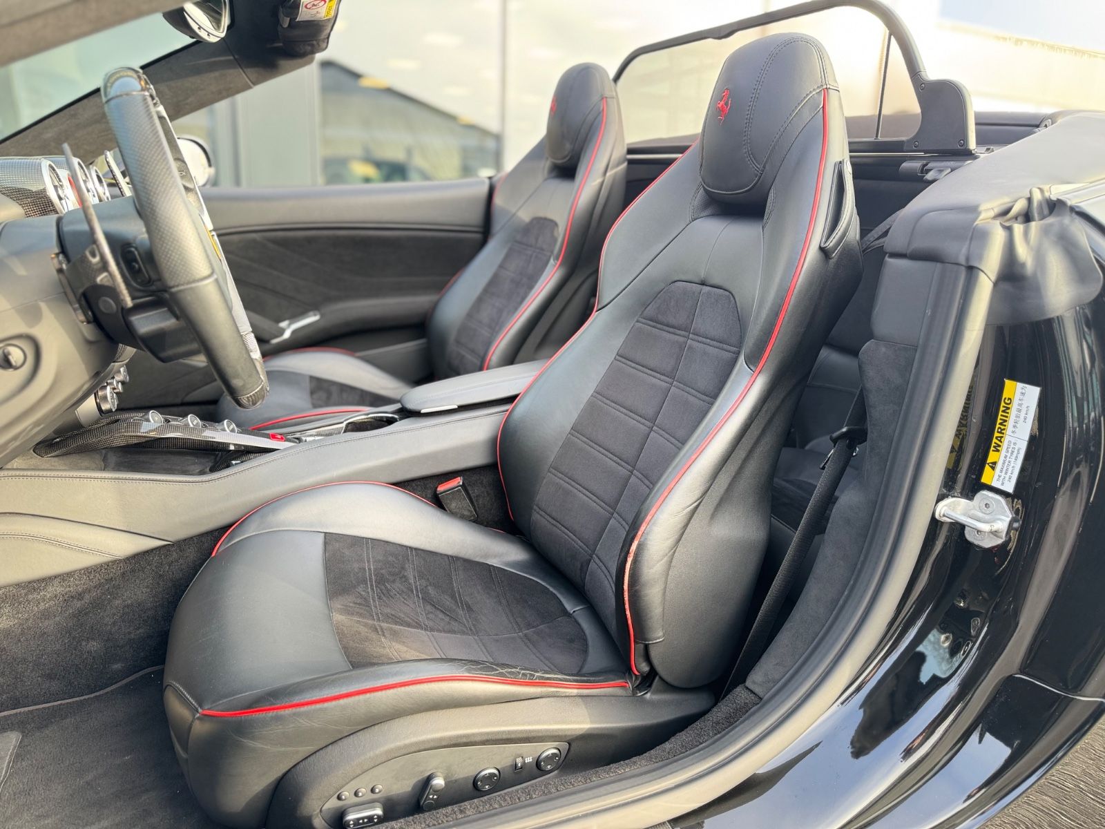 Fahrzeugabbildung Ferrari CALIFORNIA T V8*CARBON*POWER-GARANTIE*KERAMIK*