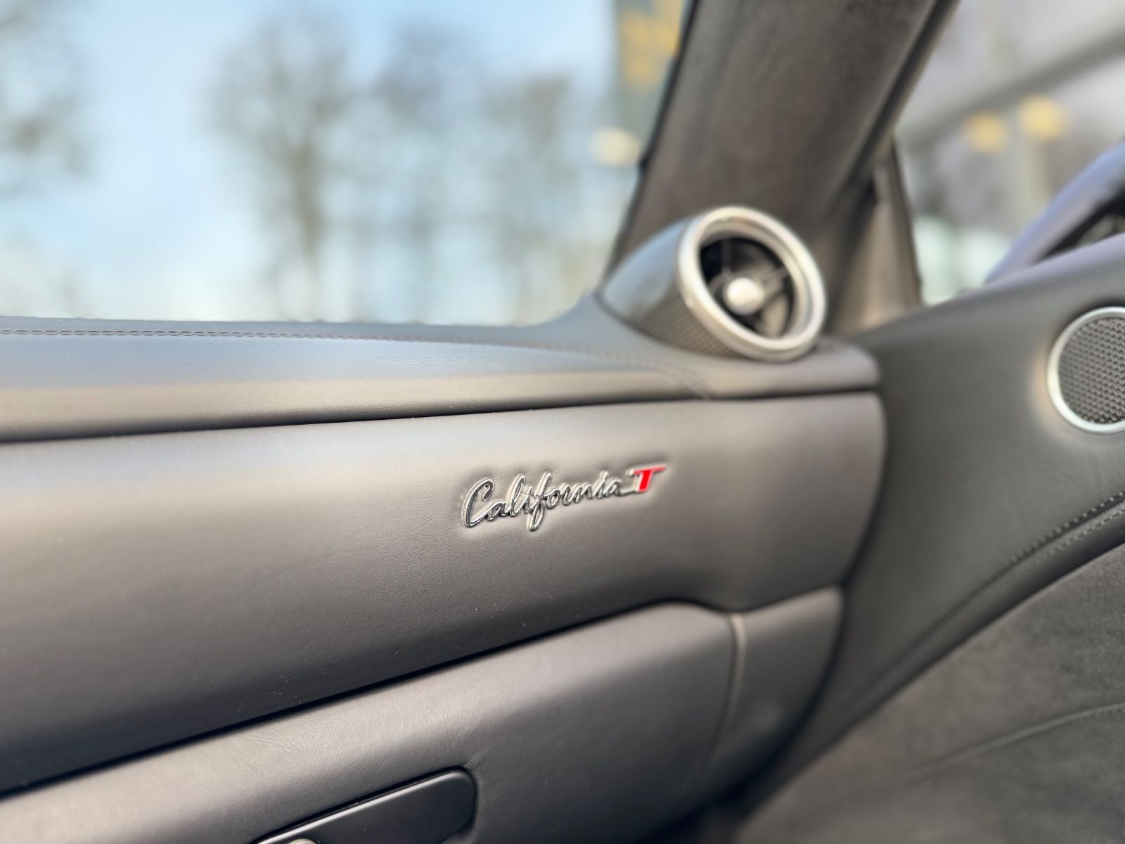 Fahrzeugabbildung Ferrari CALIFORNIA T V8*CARBON*POWER-GARANTIE*KERAMIK*