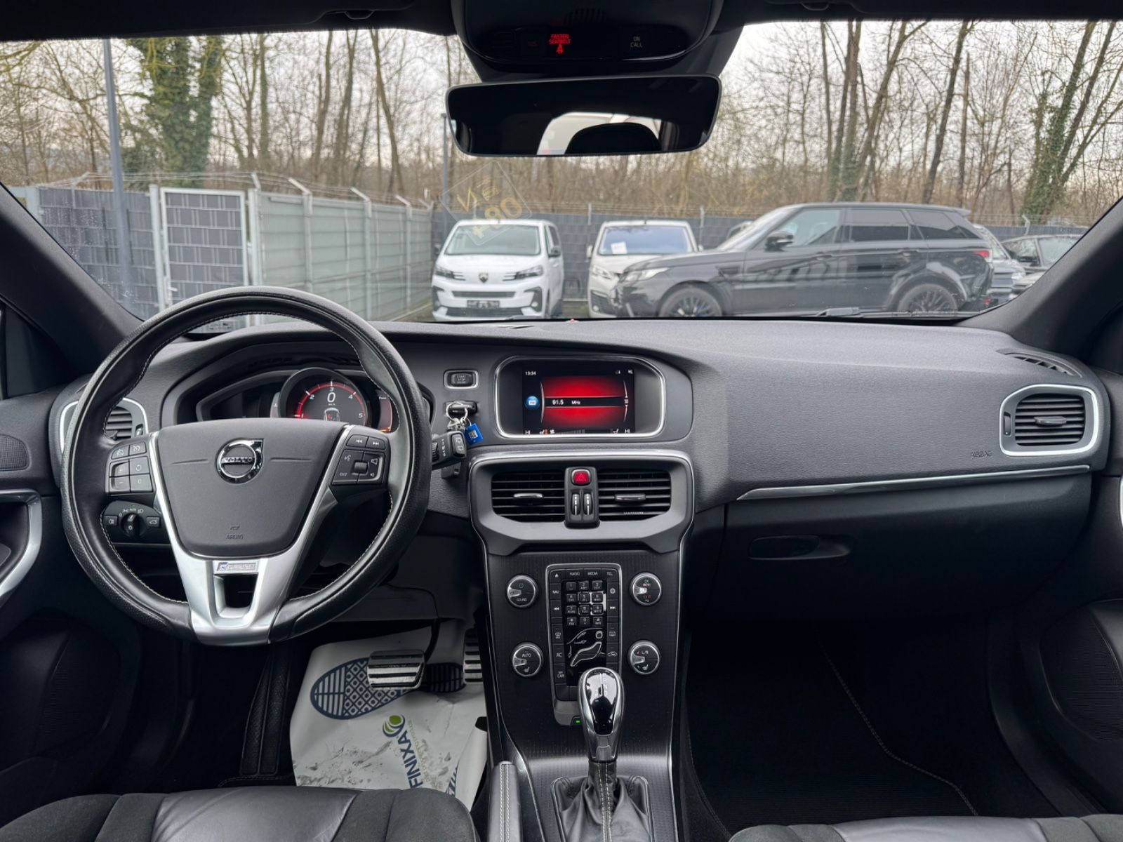 Fahrzeugabbildung Volvo V40 R-DESIGN AUTOMATIK*VOLL-LED*NAVI*SHZ*1.HAND*