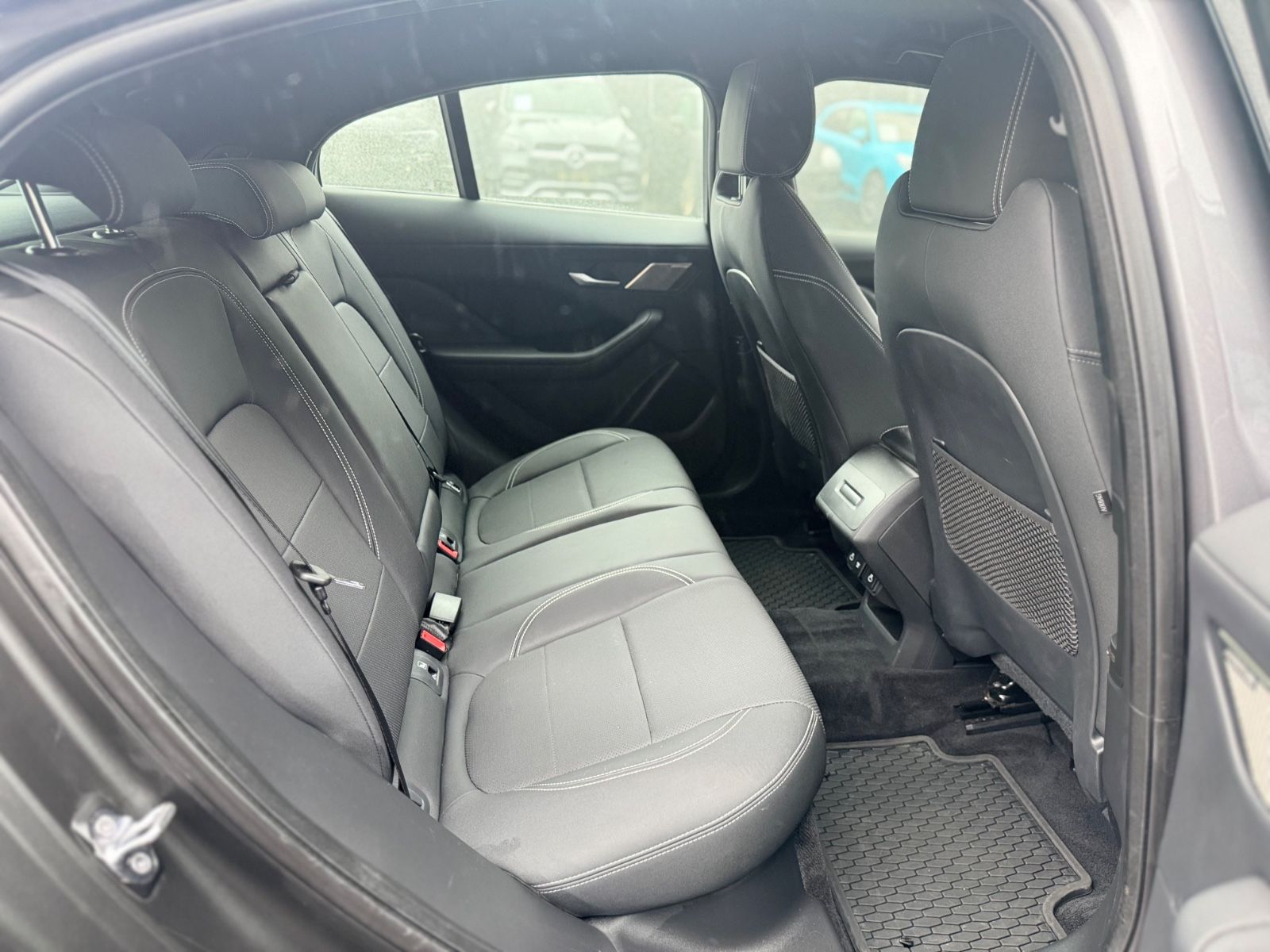 Fahrzeugabbildung Jaguar I-PACE S EV400 AWD BLACK-PACK*CARPLAY*360°*LED*