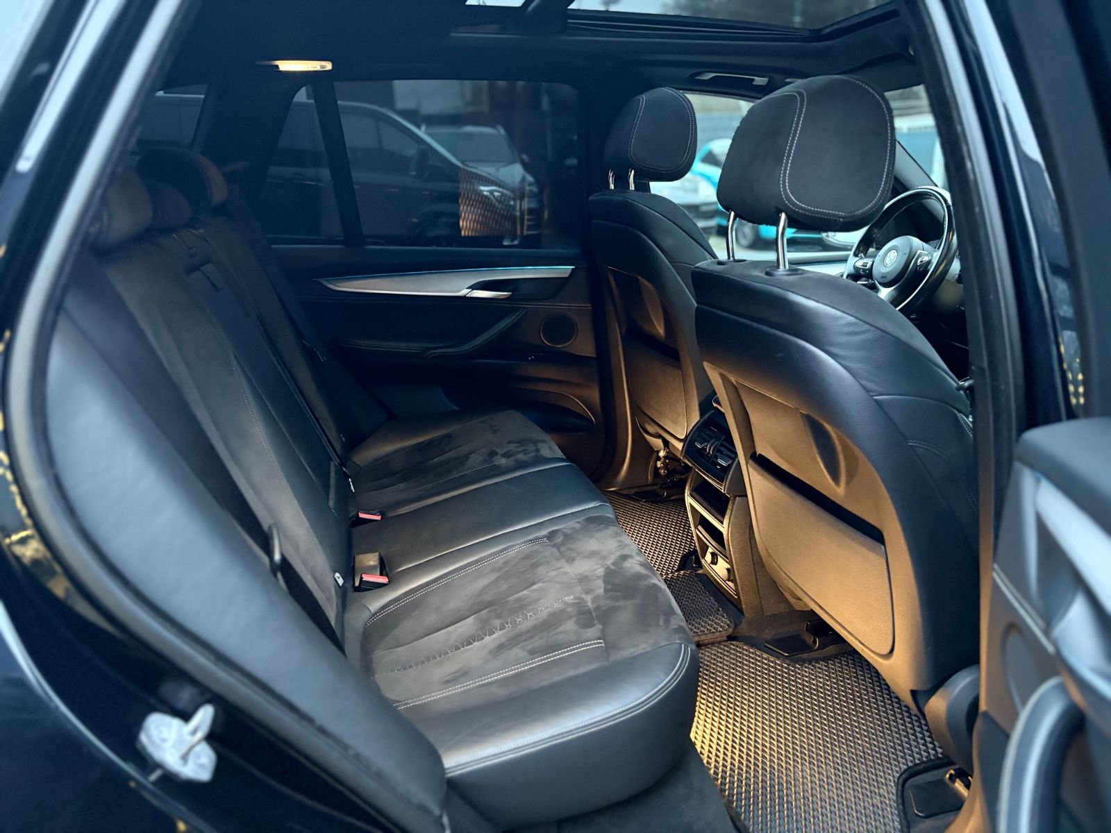 Fahrzeugabbildung BMW X5 xDRIVE 40d*M-SPORT*PANORAMA*KAMERA*