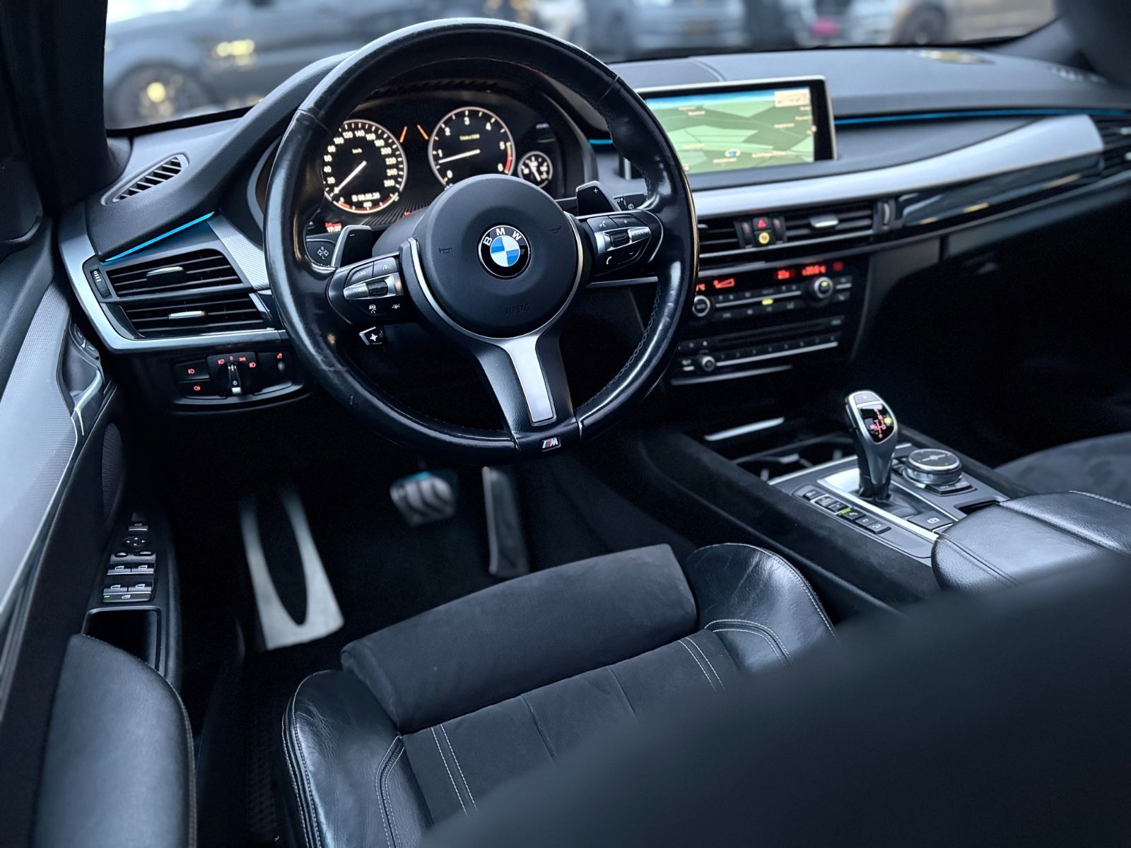 Fahrzeugabbildung BMW X5 xDRIVE 40d*M-SPORT*PANORAMA*KAMERA*