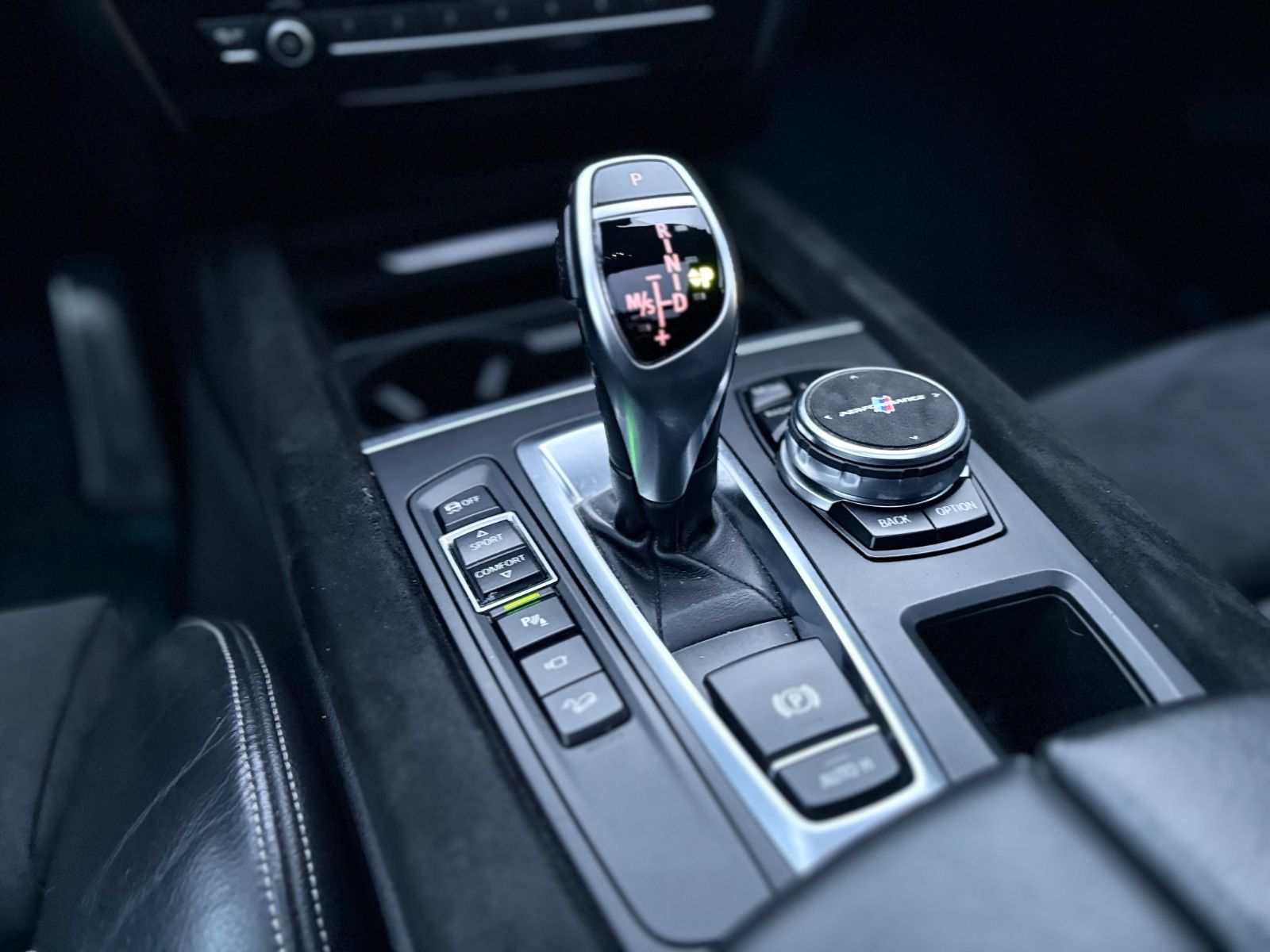 Fahrzeugabbildung BMW X5 xDRIVE 40d*M-SPORT*PANORAMA*KAMERA*