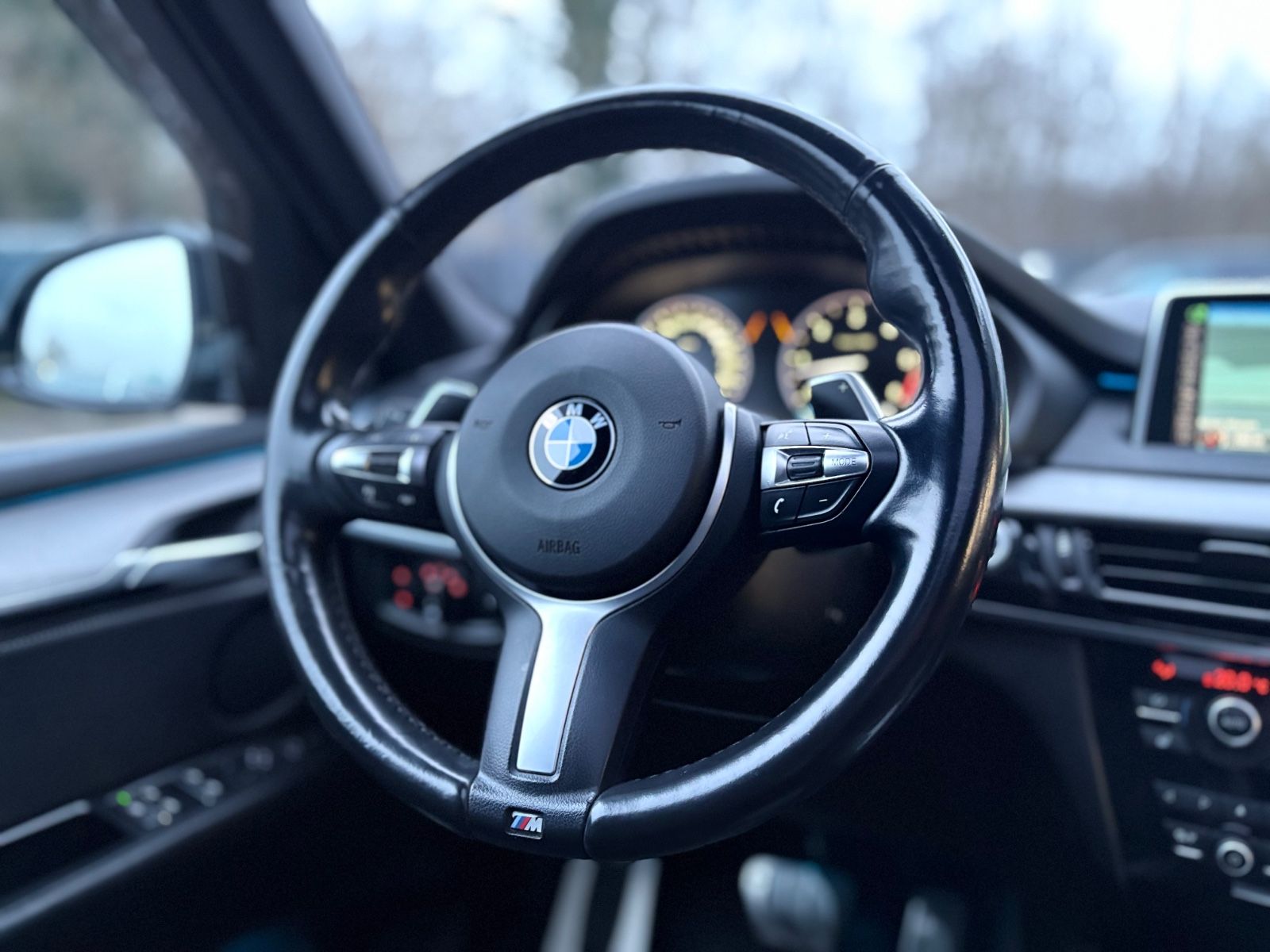 Fahrzeugabbildung BMW X5 xDRIVE 40d*M-SPORT*PANORAMA*KAMERA*