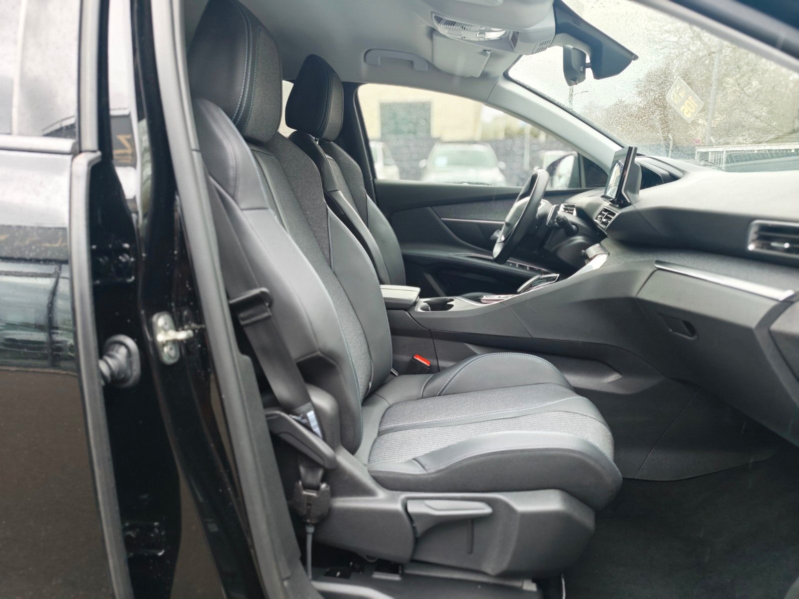 Fahrzeugabbildung Peugeot 3008 HYBRID 225 PLUG IN HYBRID*ALLURE*1.HD*LED*