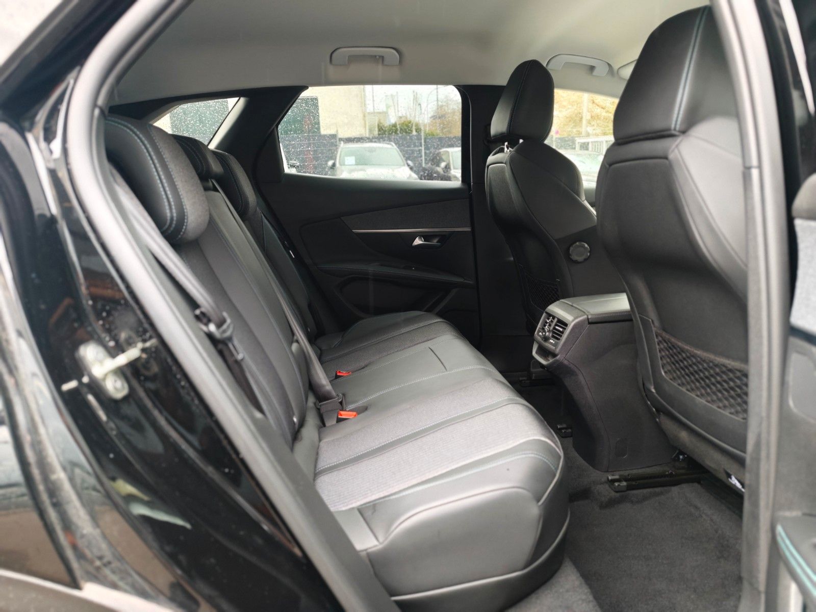 Fahrzeugabbildung Peugeot 3008 HYBRID 225 PLUG IN HYBRID*ALLURE*1.HD*LED*