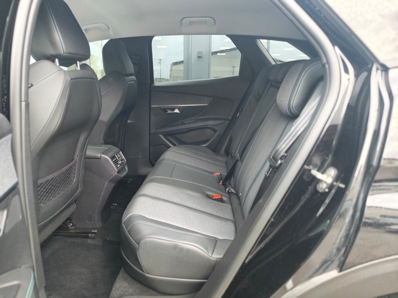 Fahrzeugabbildung Peugeot 3008 HYBRID 225 PLUG IN HYBRID*ALLURE*1.HD*LED*