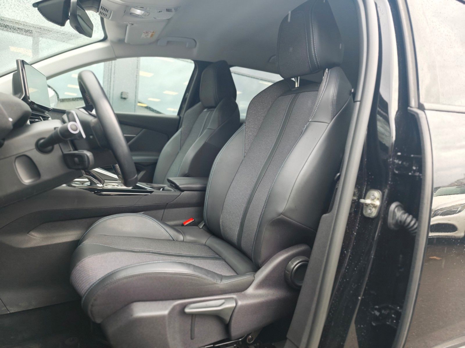 Fahrzeugabbildung Peugeot 3008 HYBRID 225 PLUG IN HYBRID*ALLURE*1.HD*LED*