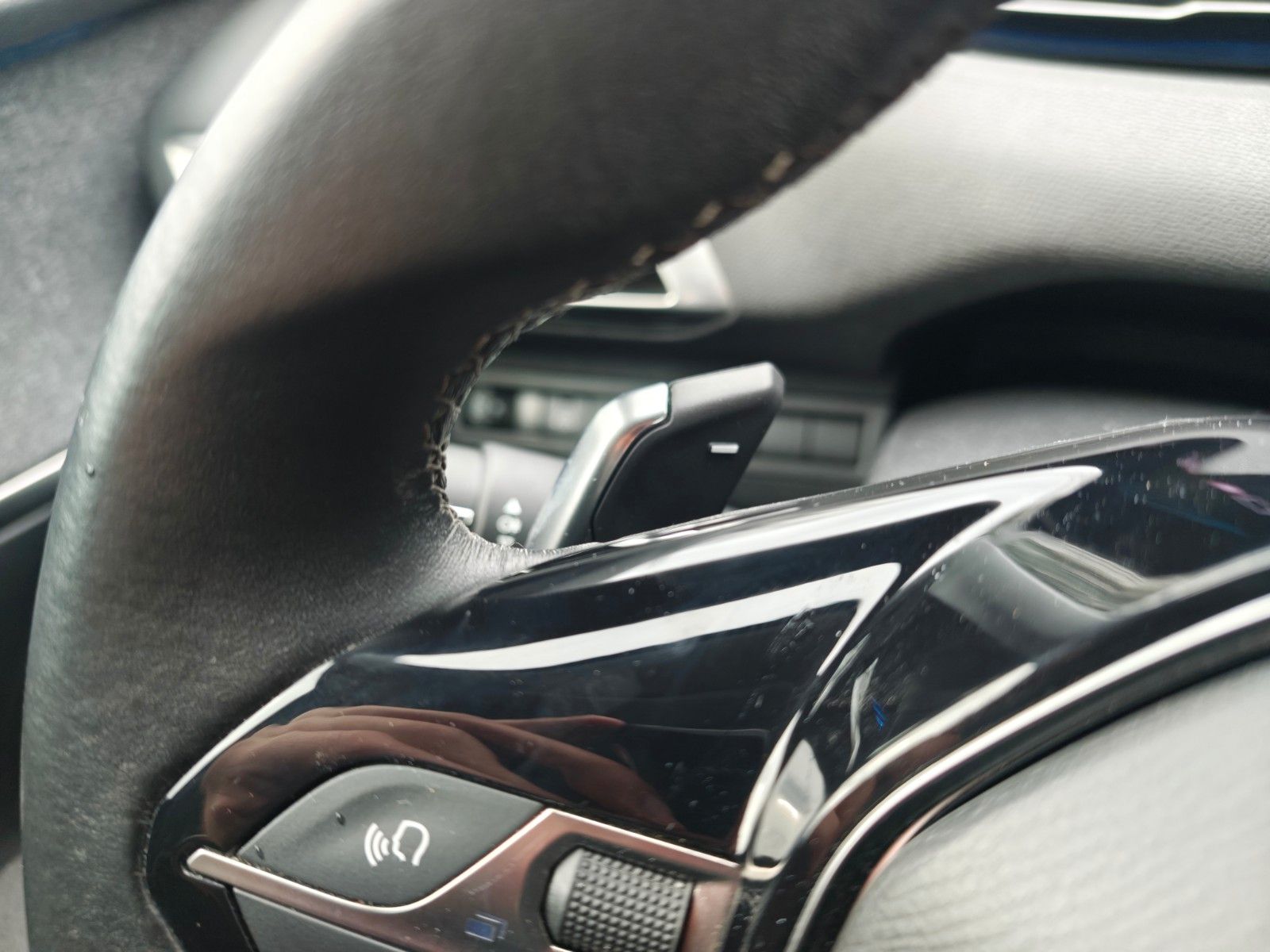 Fahrzeugabbildung Peugeot 3008 HYBRID 225 PLUG IN HYBRID*ALLURE*1.HD*LED*