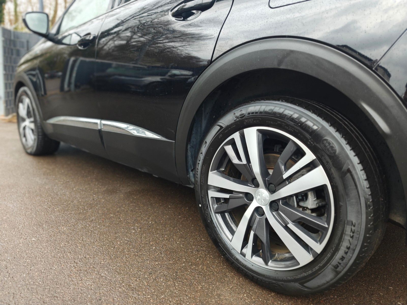 Fahrzeugabbildung Peugeot 3008 HYBRID 225 PLUG IN HYBRID*ALLURE*1.HD*LED*