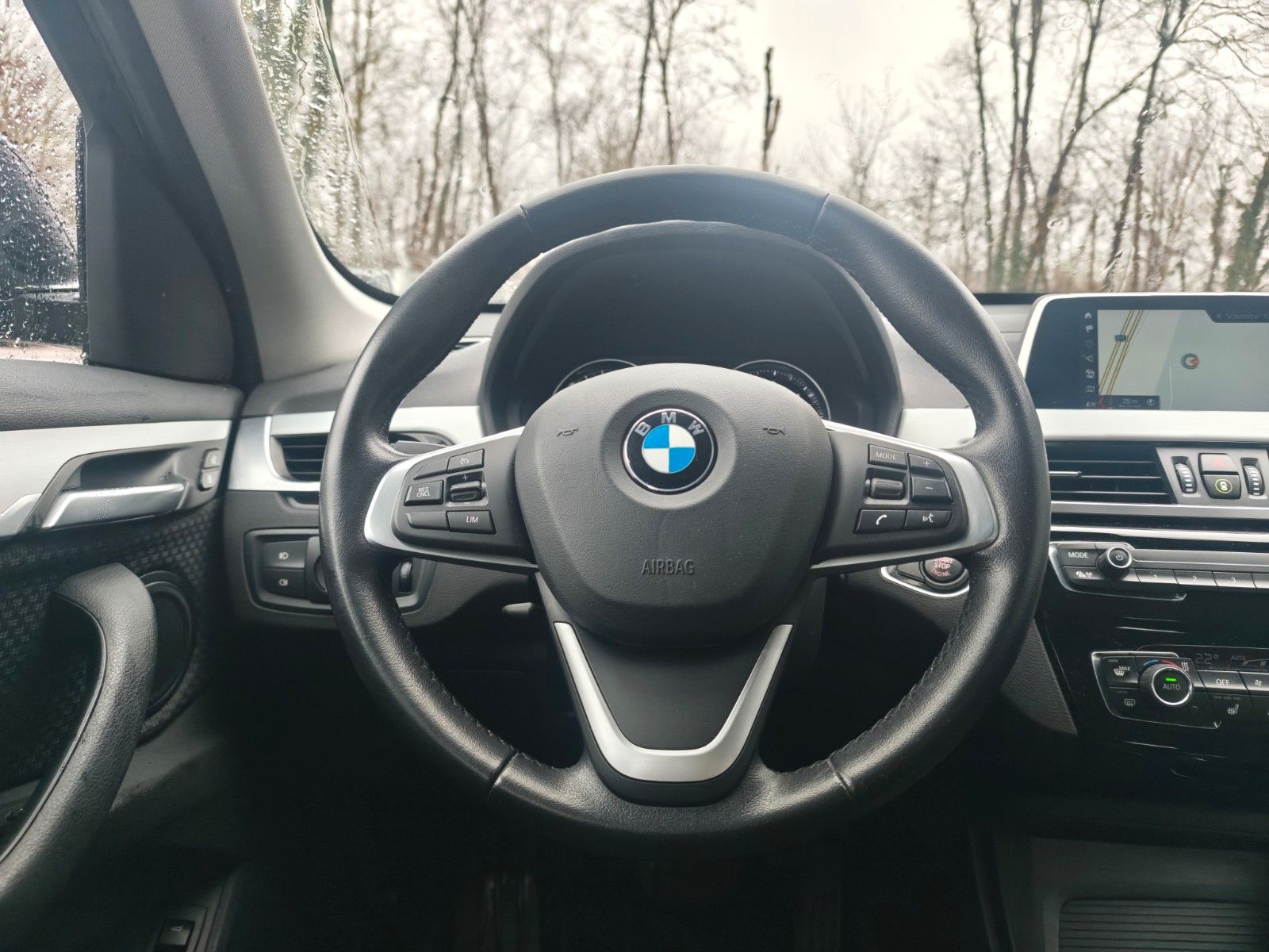 Fahrzeugabbildung BMW X1 xDRIVE*2.0D*AUT*ADVANTAGE*LED*AHK*NAVI*ASSIST