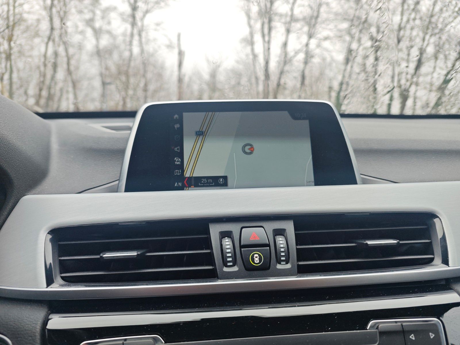 Fahrzeugabbildung BMW X1 xDRIVE*2.0D*AUT*ADVANTAGE*LED*AHK*NAVI*ASSIST