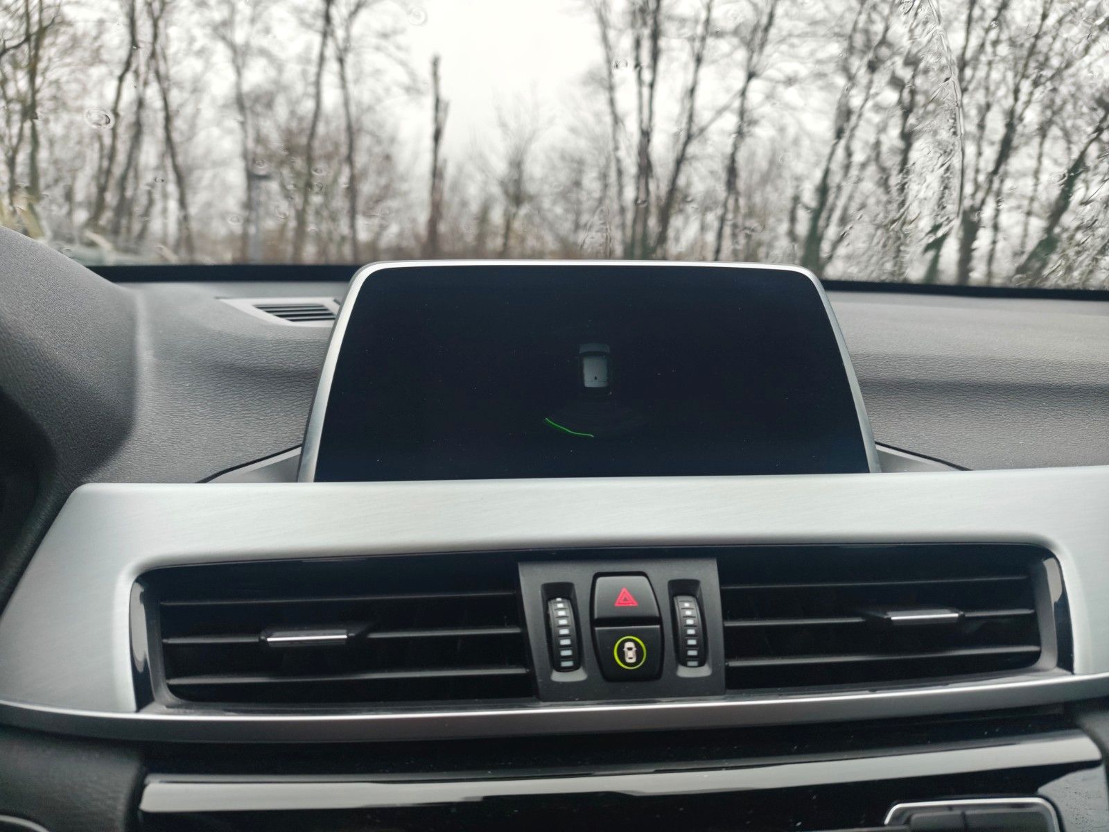 Fahrzeugabbildung BMW X1 xDRIVE*2.0D*AUT*ADVANTAGE*LED*AHK*NAVI*ASSIST