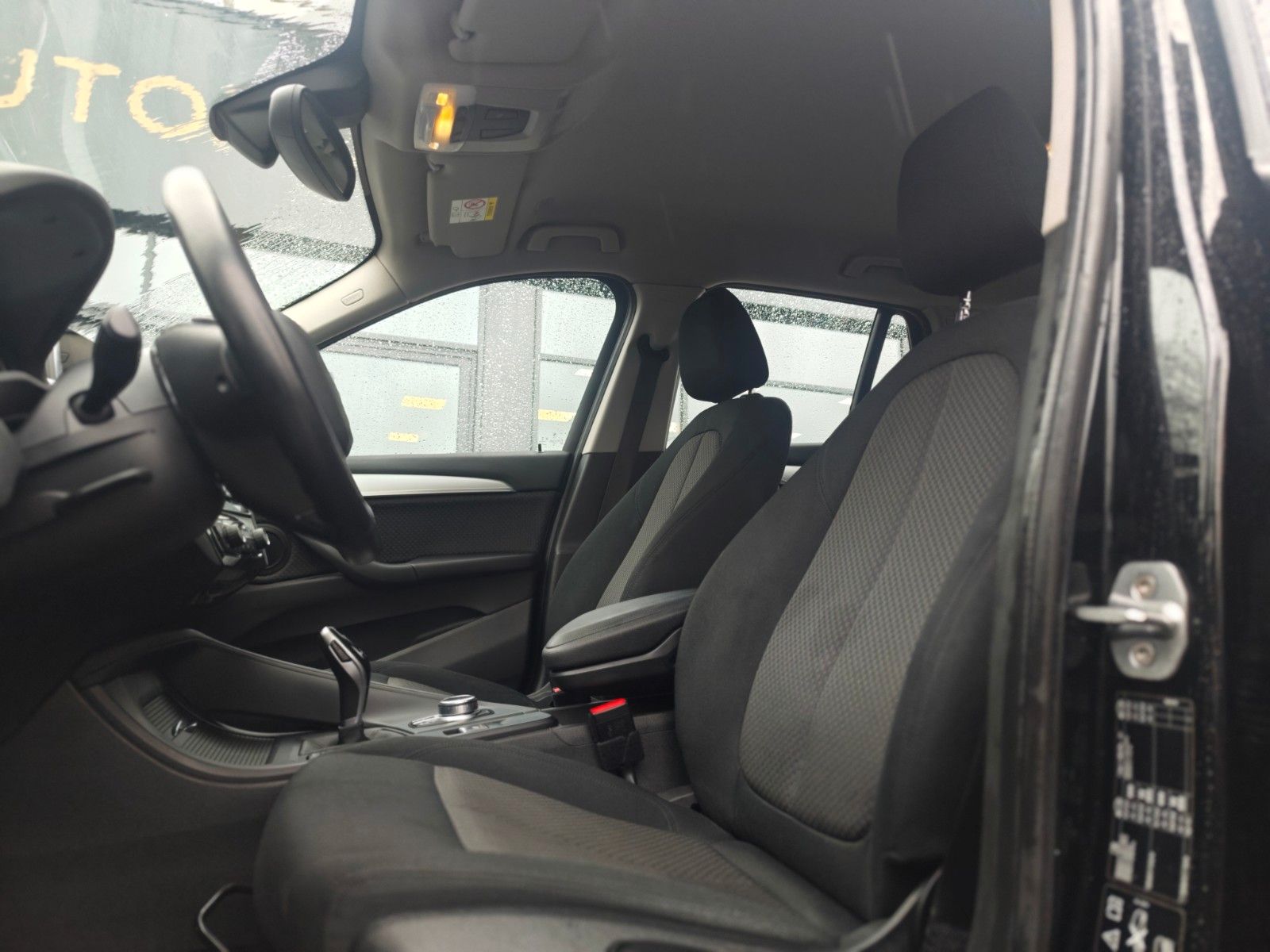 Fahrzeugabbildung BMW X1 xDRIVE*2.0D*AUT*ADVANTAGE*LED*AHK*NAVI*ASSIST