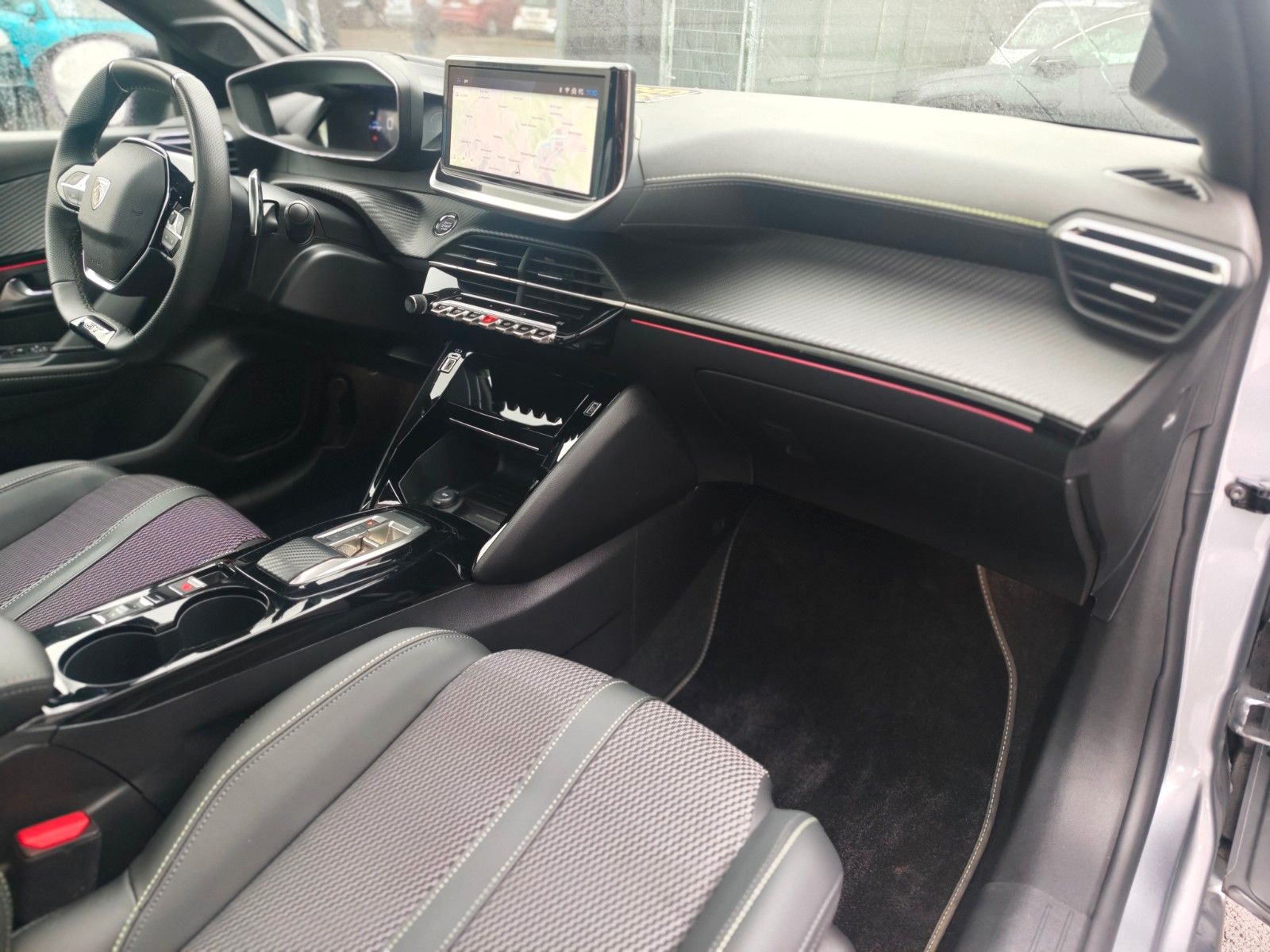 Fahrzeugabbildung Peugeot 208  GT HYBRID*NAVI*PANORAMA*KAMERA*GARANTIE*