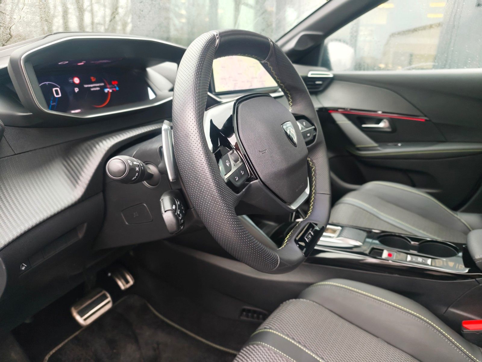 Fahrzeugabbildung Peugeot 208  GT HYBRID*NAVI*PANORAMA*KAMERA*GARANTIE*