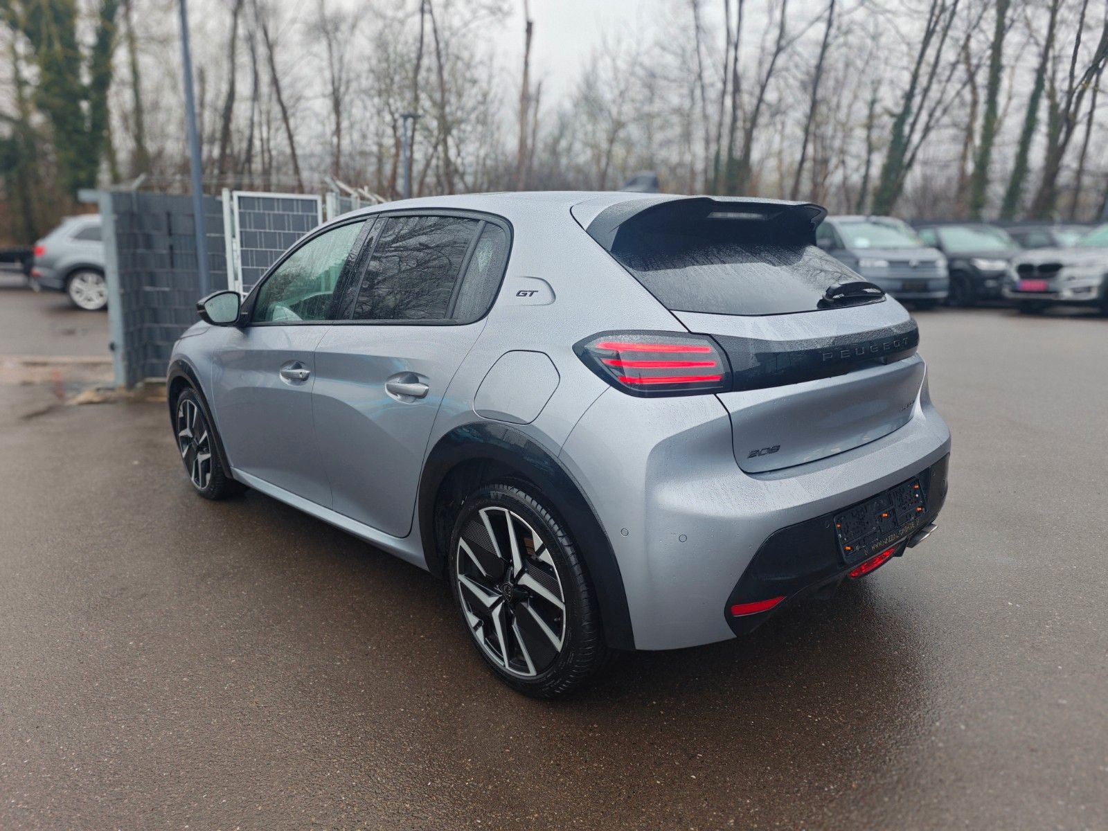 Fahrzeugabbildung Peugeot 208  GT HYBRID*NAVI*PANORAMA*KAMERA*GARANTIE*