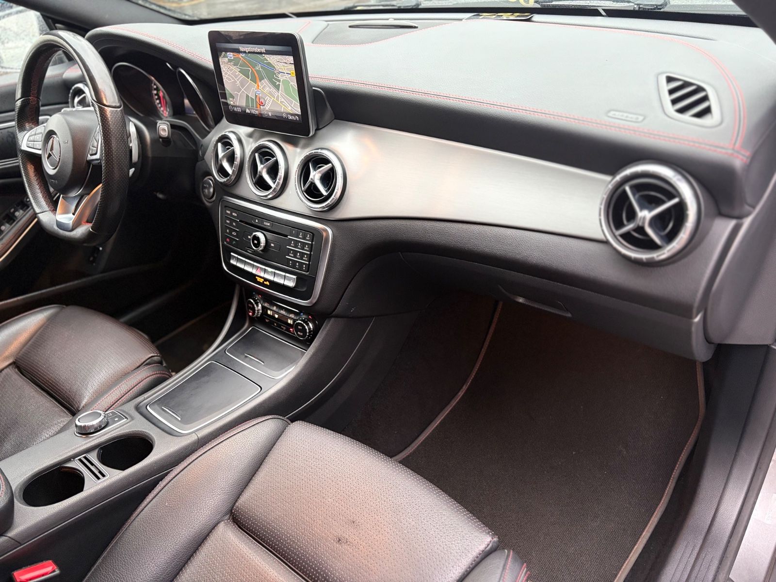 Fahrzeugabbildung Mercedes-Benz CLA 200 SHOOTING BRAKE*AUT*AMG-LINE*PANO*LEDER*